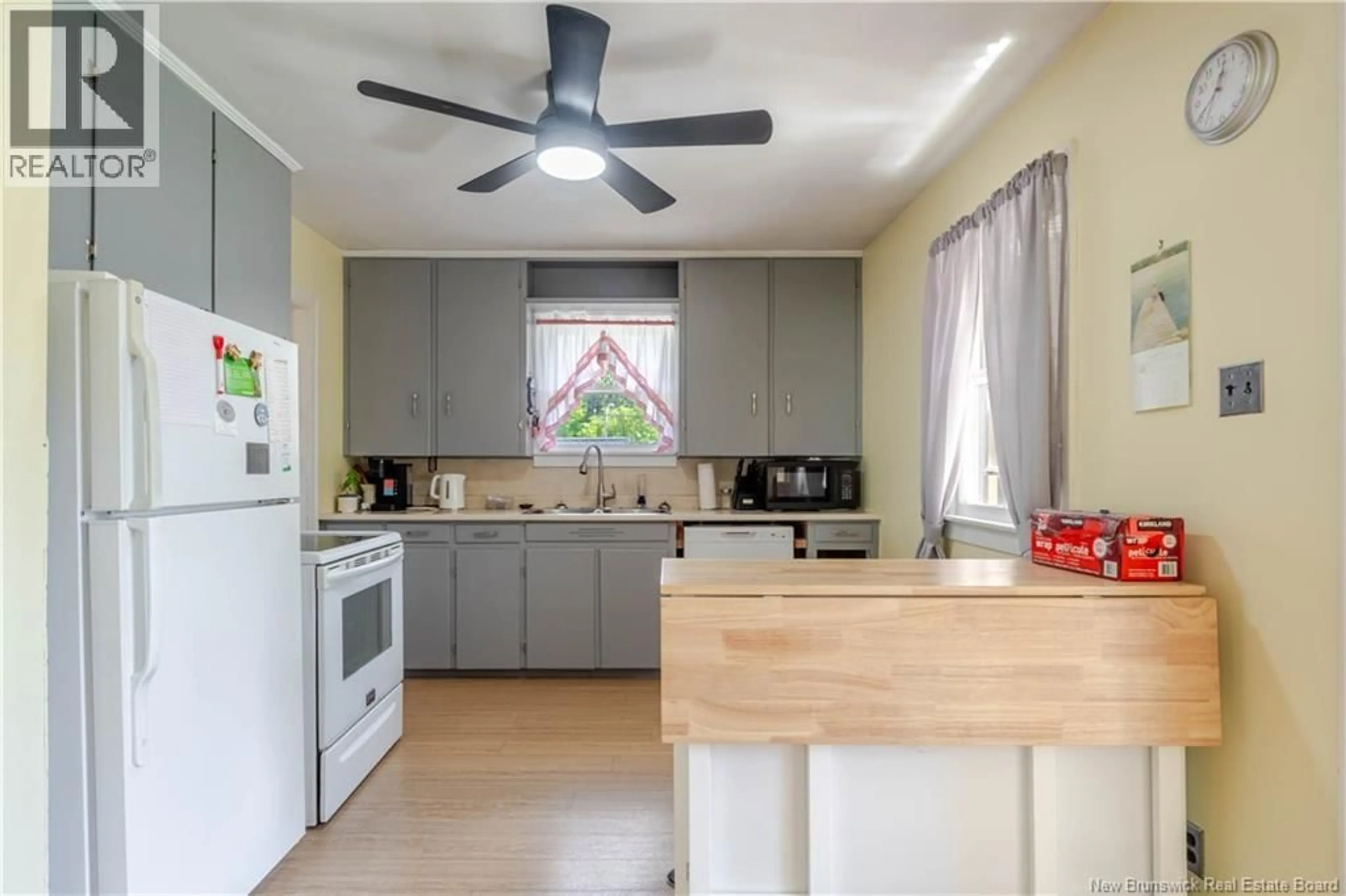 Standard kitchen, unknown for 114 WILKINS AVENUE, Fredericton New Brunswick E3A1E9