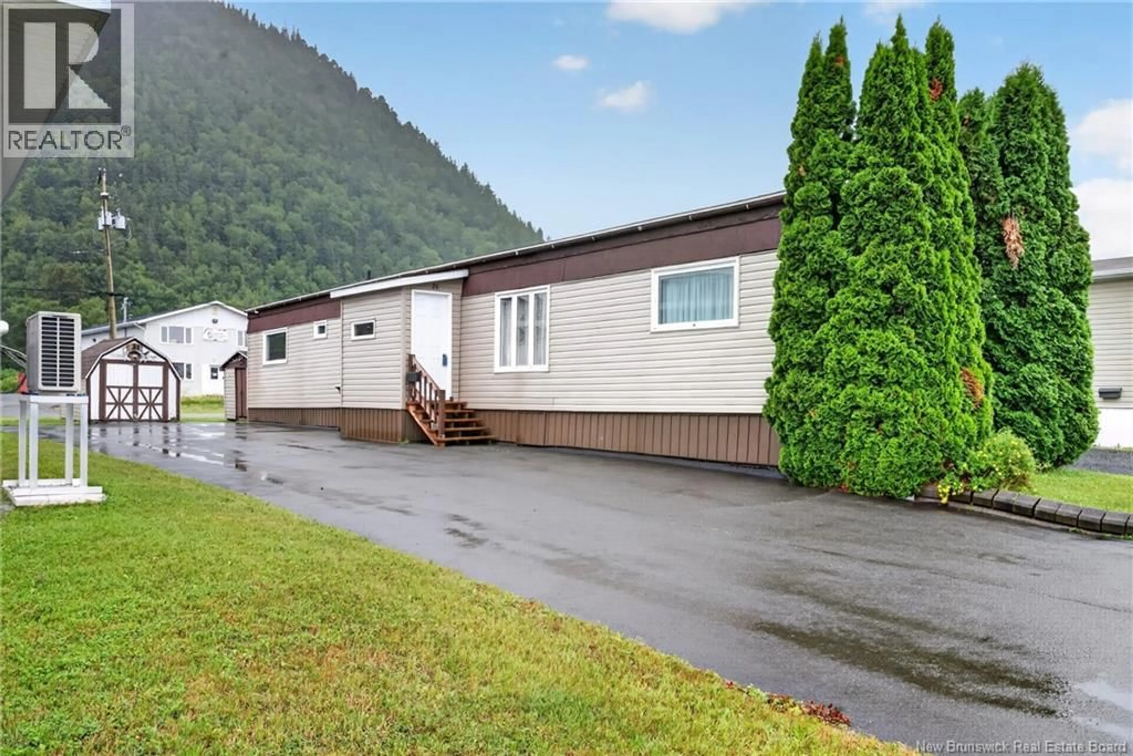 Home with vinyl exterior material, mountain view for 26 MOUNTAIN VIEW PLACE, Campbellton New Brunswick E3N3L1