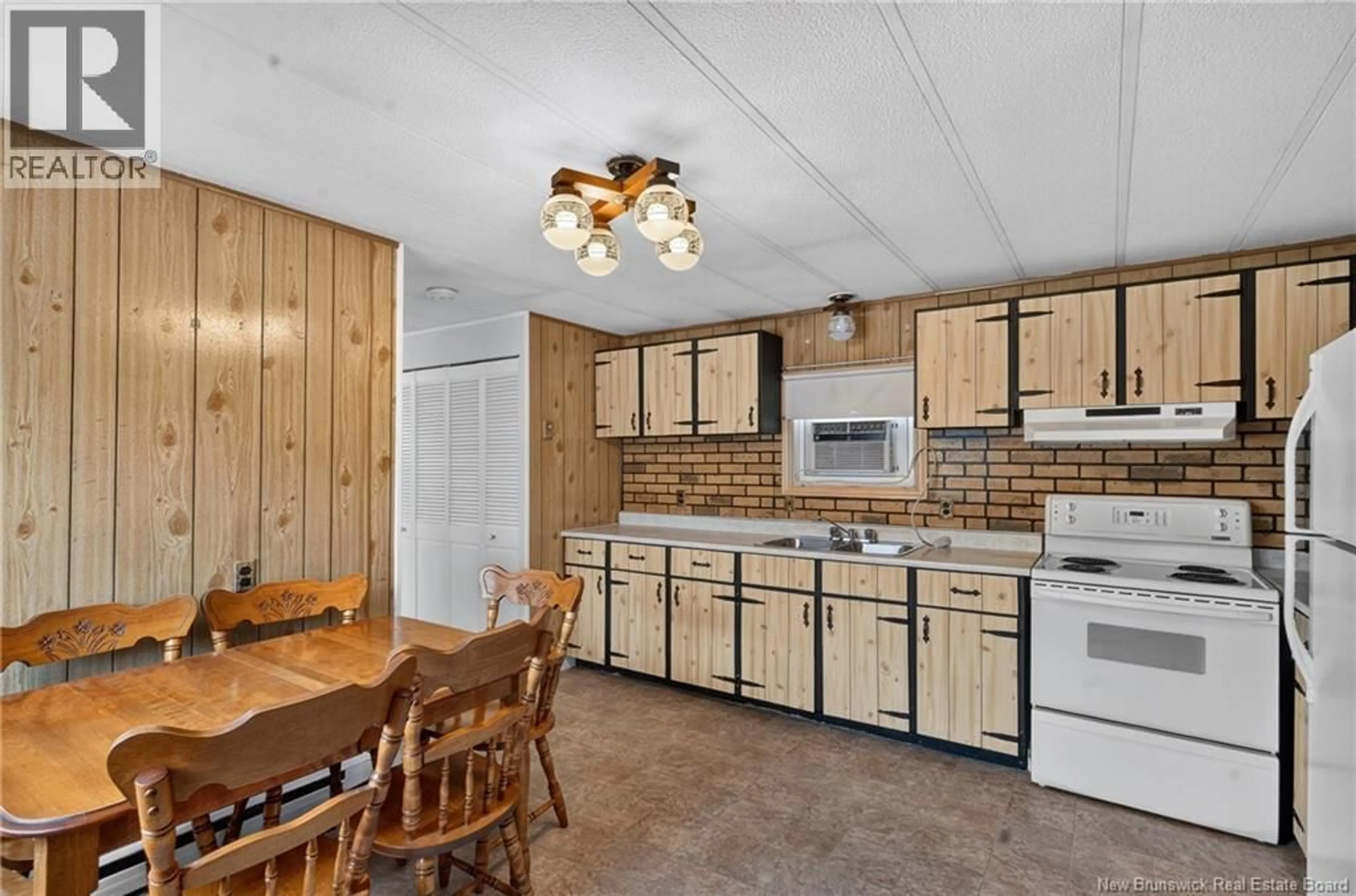 Standard kitchen, ceramic/tile floor for 26 MOUNTAIN VIEW PLACE, Campbellton New Brunswick E3N3L1