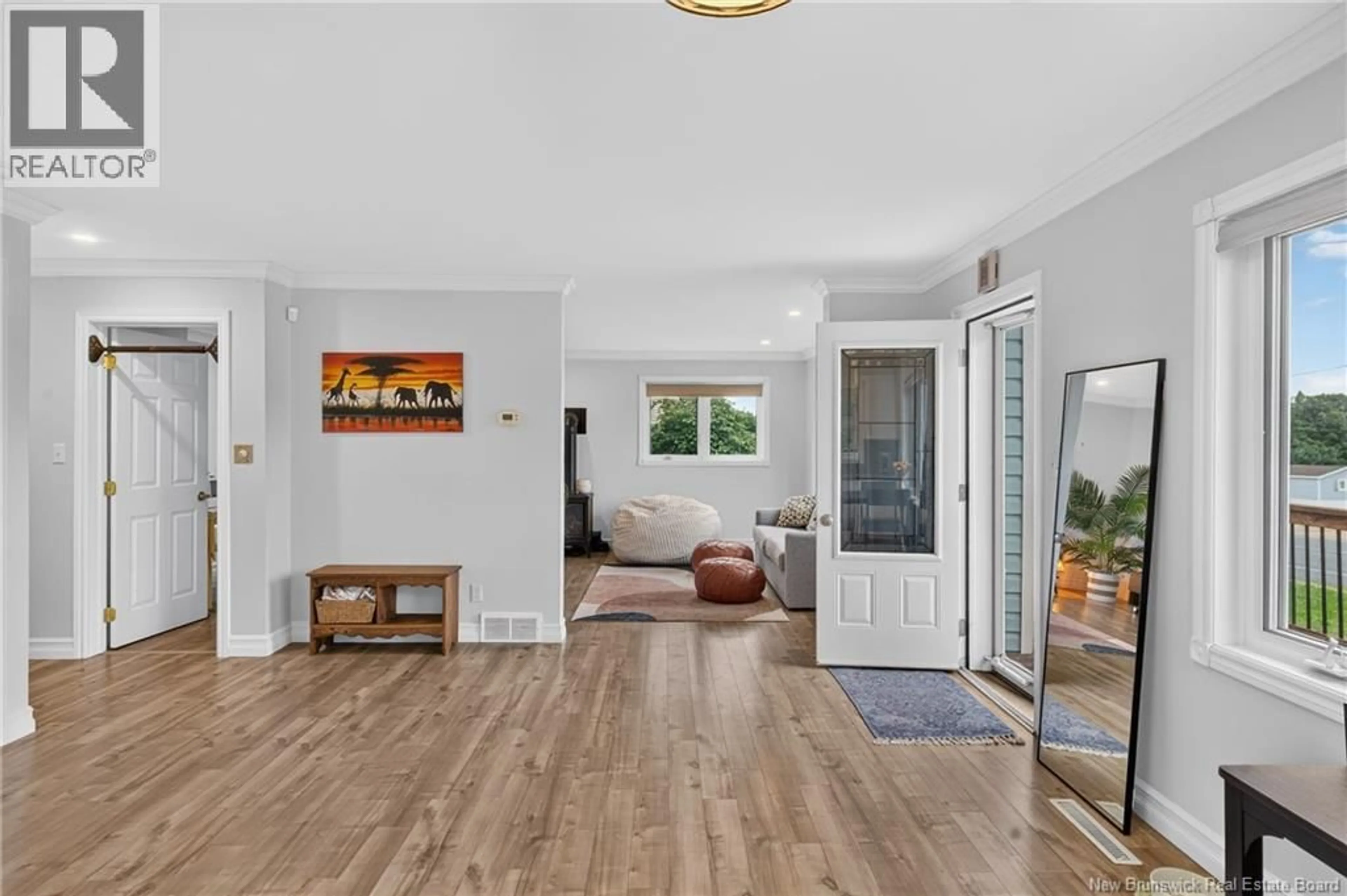 Indoor entryway for 1625 DES PIONNIERS AVENUE, Balmoral New Brunswick E8E1C1