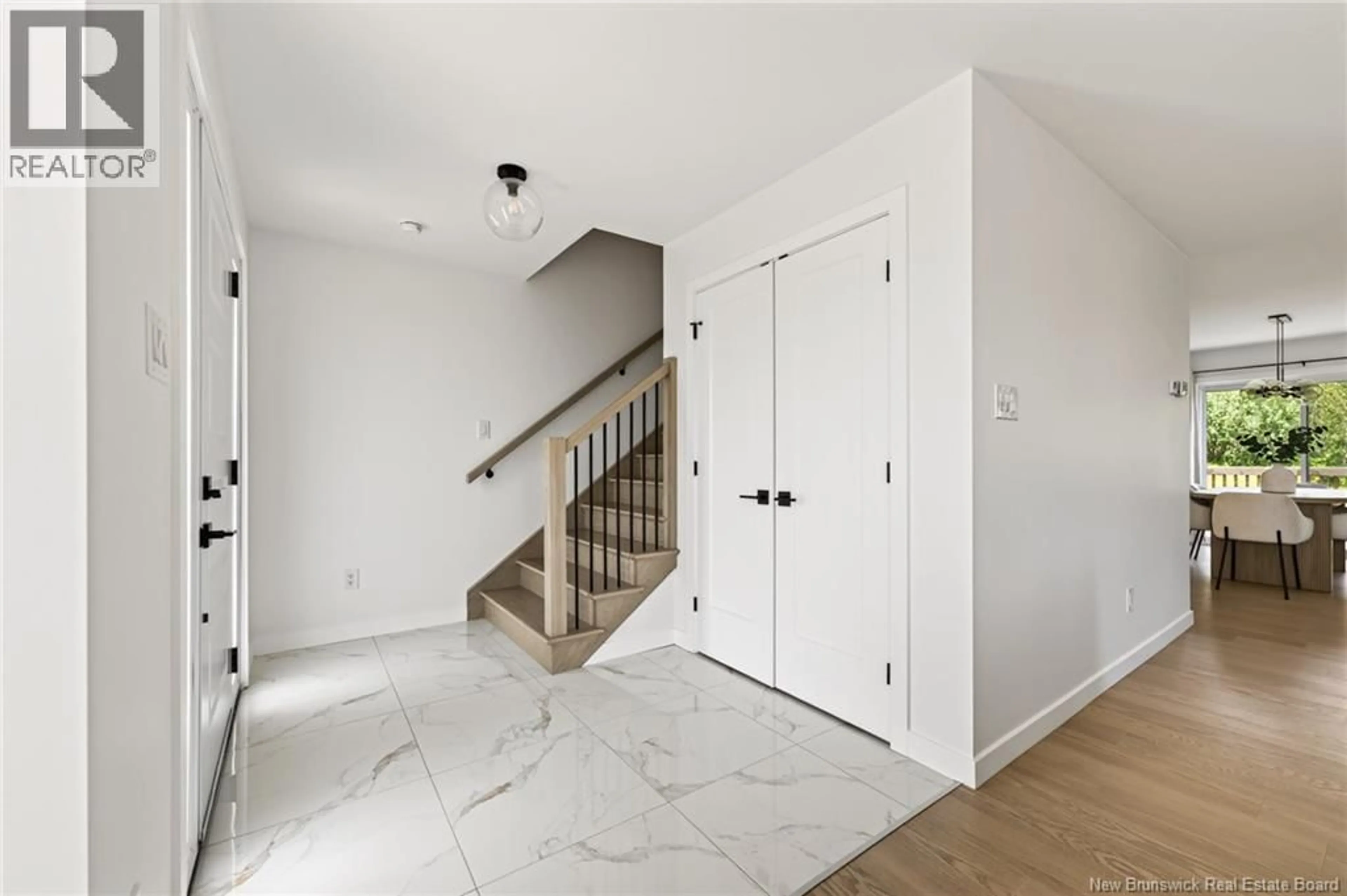 Indoor entryway for 35 JOVIALE DRIVE, Irishtown New Brunswick E1H0G7