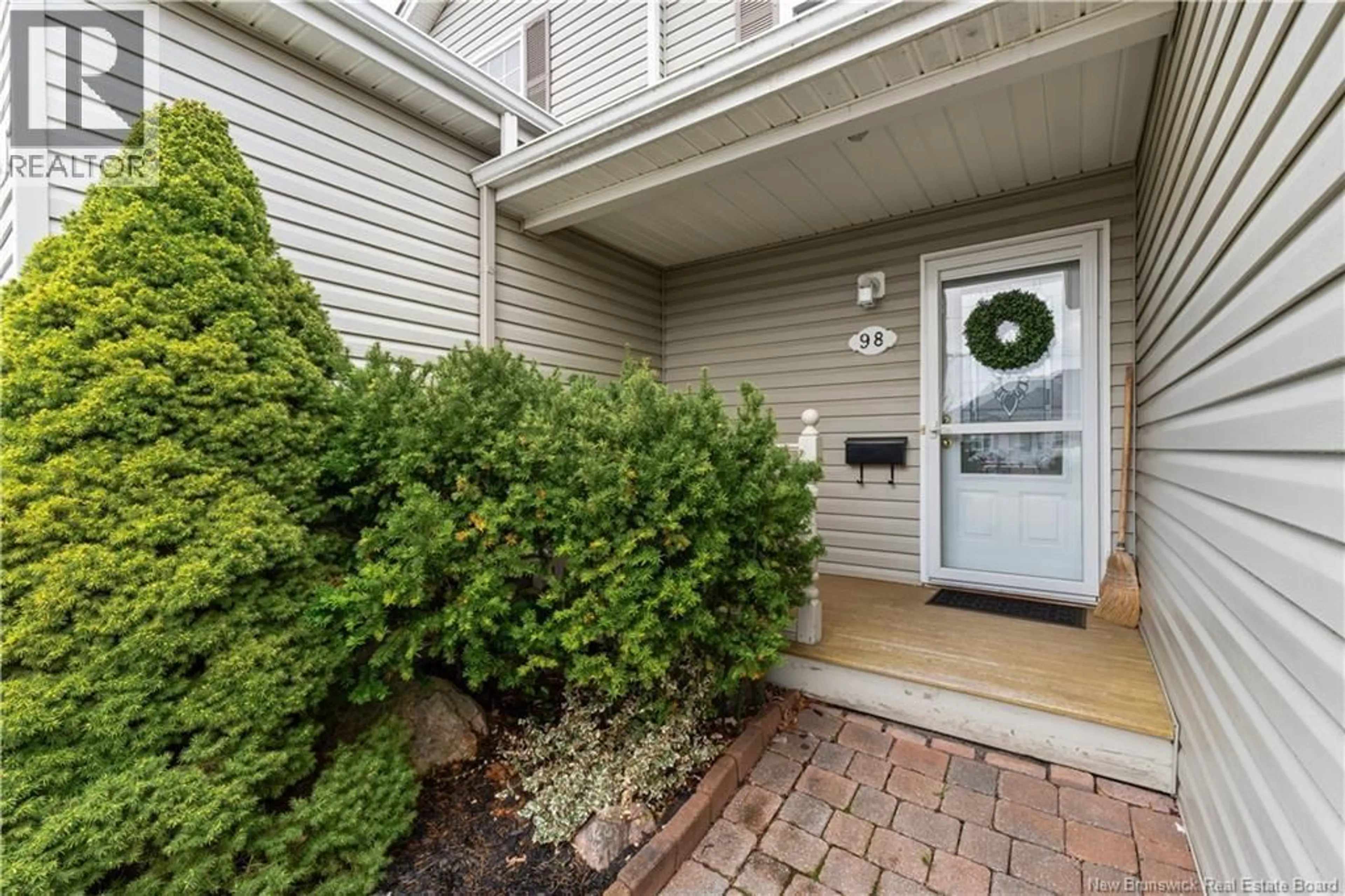 Indoor entryway for 98 FIRMIN CRESCENT, Dieppe New Brunswick E1A8G2