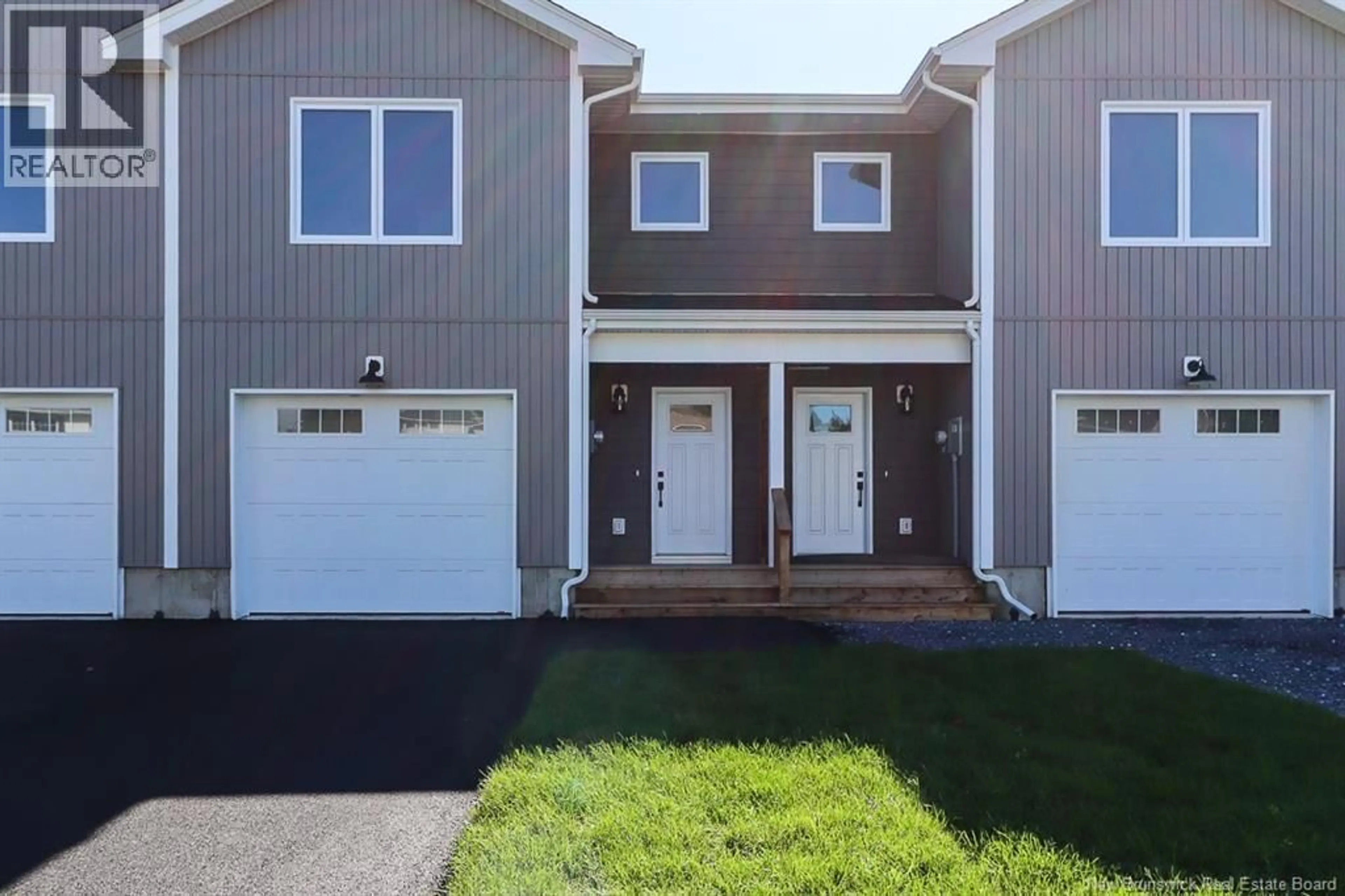 Home with vinyl exterior material, street for 39 DOWNSVIEW DRIVE, Saint John New Brunswick E2M7X4