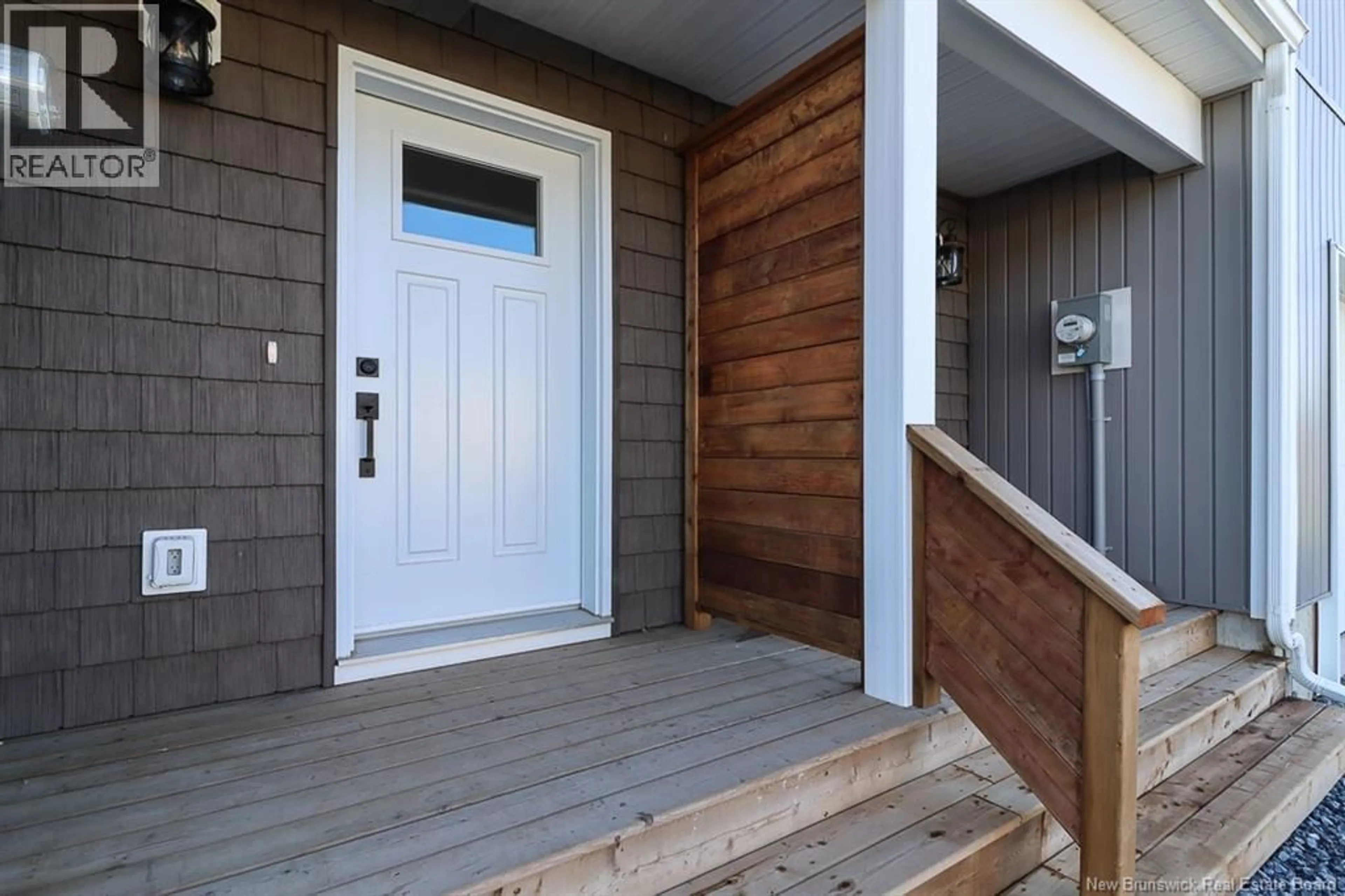 Indoor entryway for 39 DOWNSVIEW DRIVE, Saint John New Brunswick E2M7X4