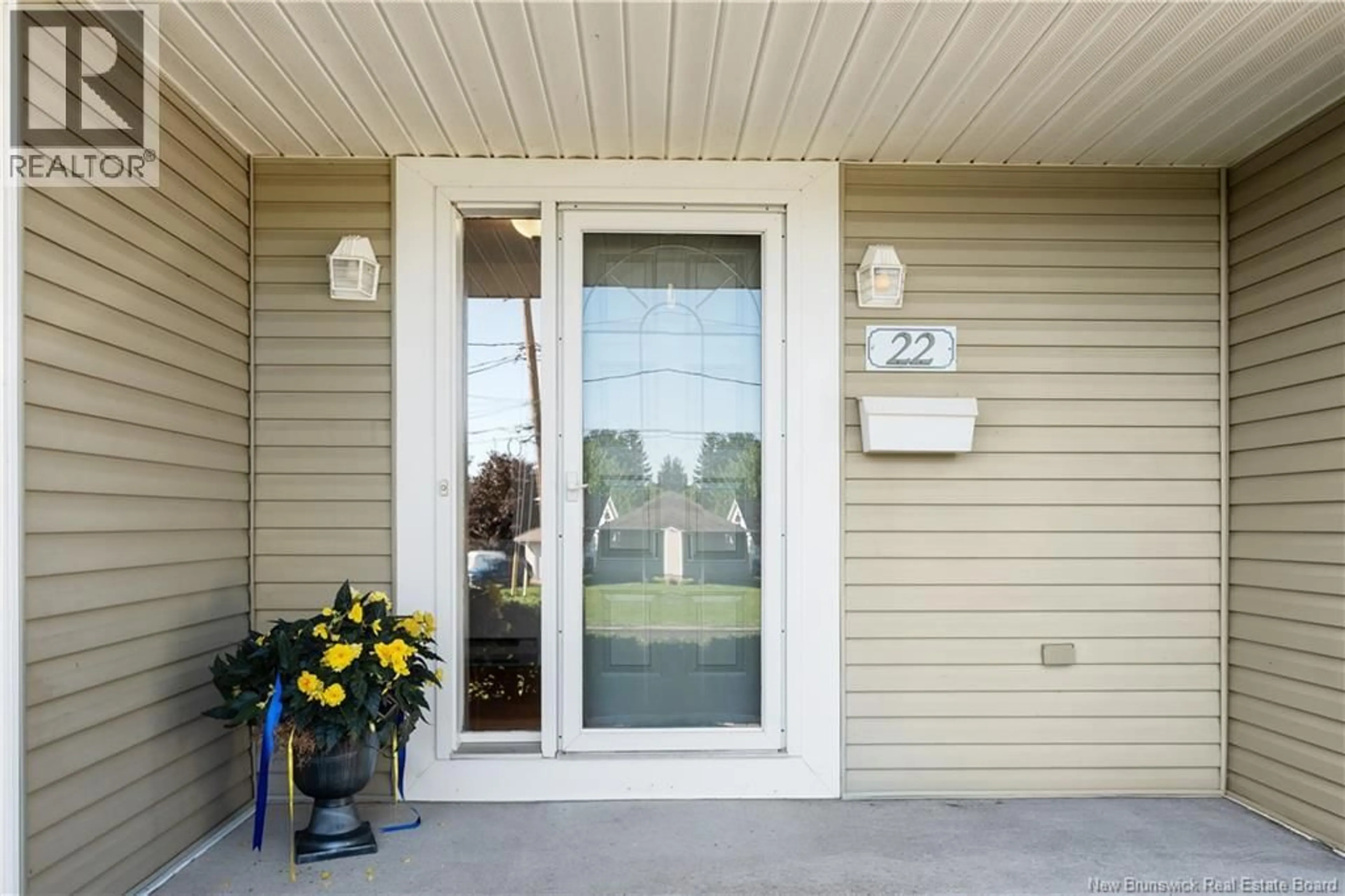 Indoor entryway for 22 CHIASSON COURT, Dieppe New Brunswick E1A6J4