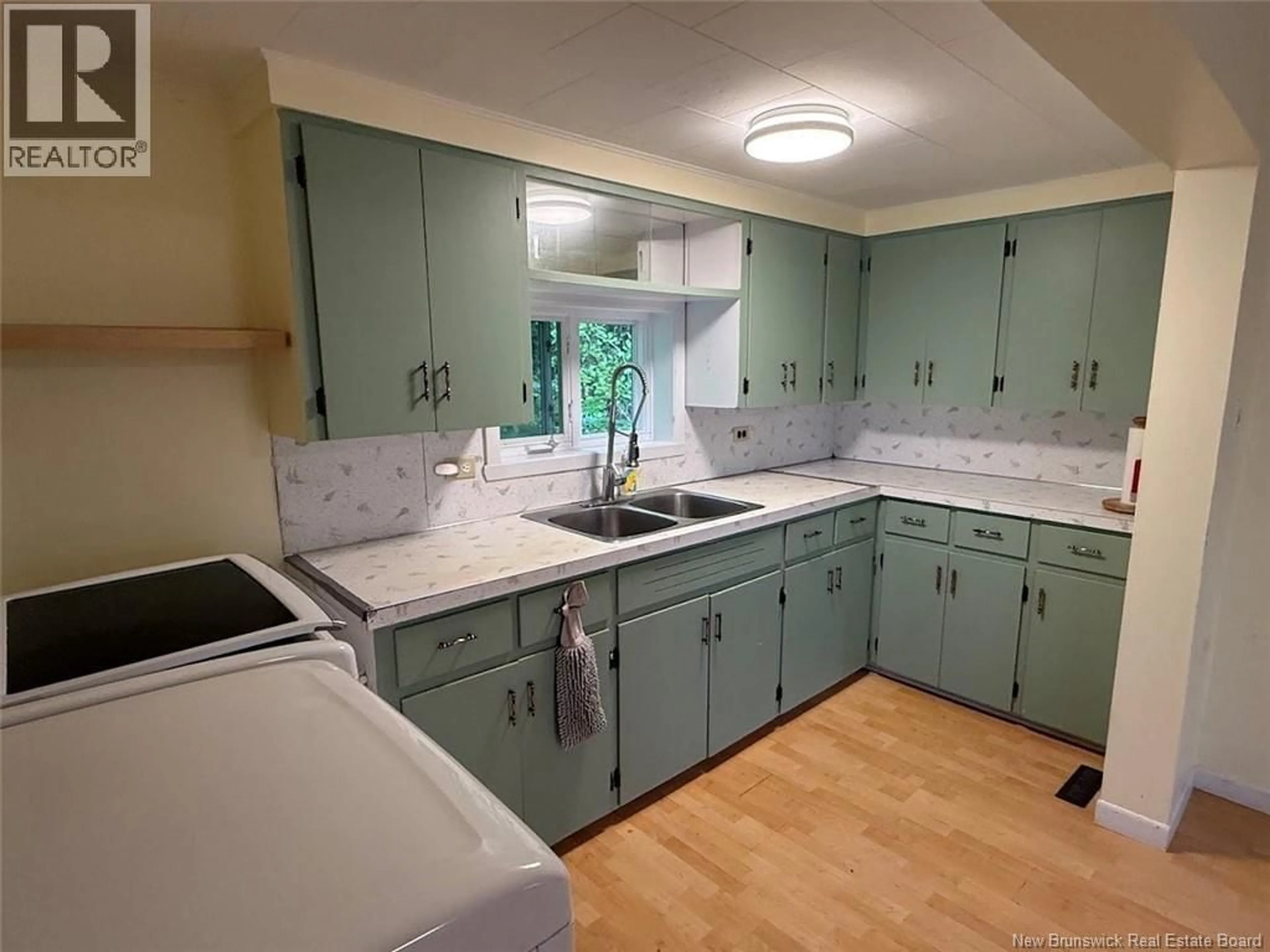 Standard kitchen, unknown for 73 DAIGLES STREET, Edmundston New Brunswick E3V1L8