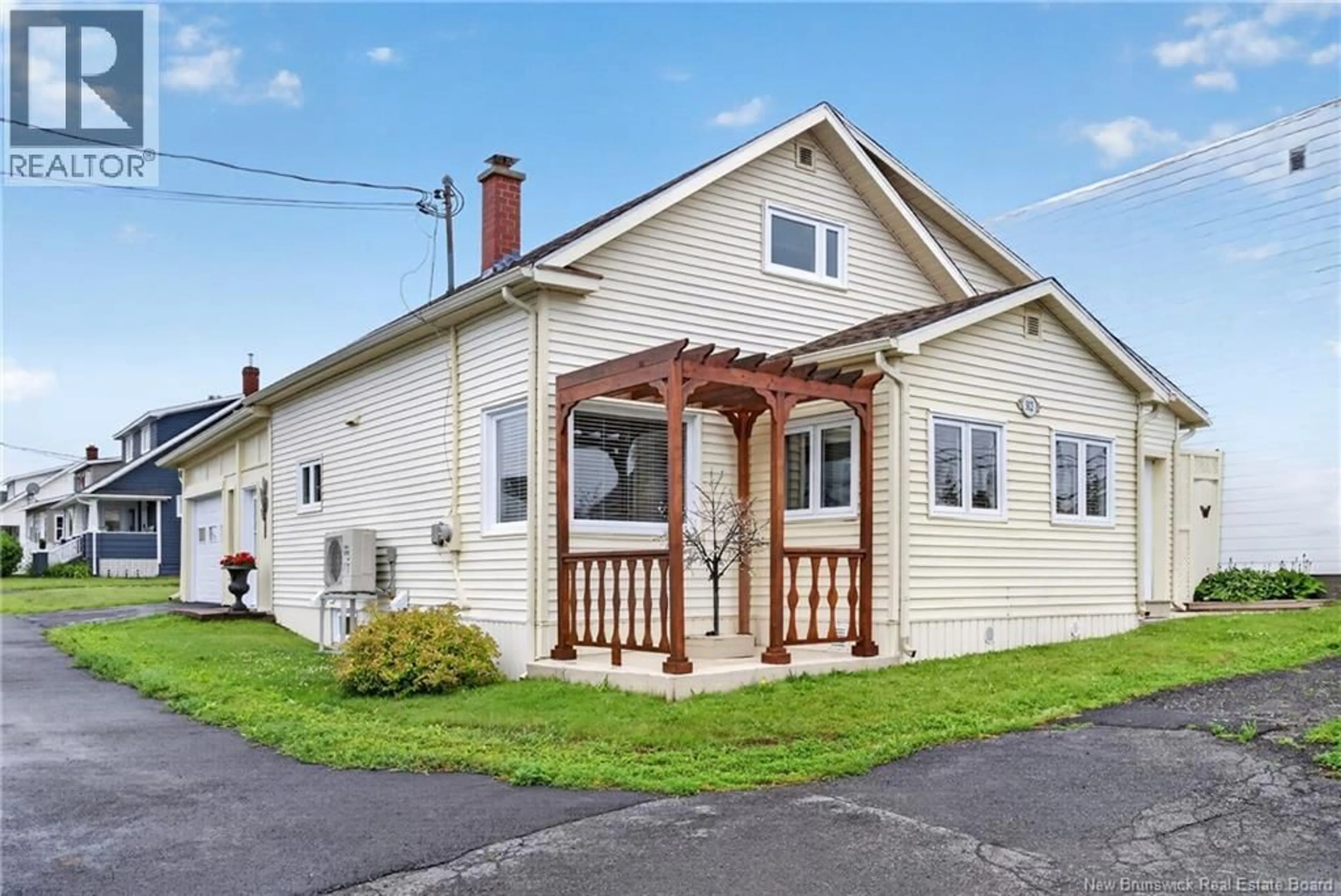 Home with vinyl exterior material, street for 312 VICTORIA STREET, Dalhousie New Brunswick E8C2S1
