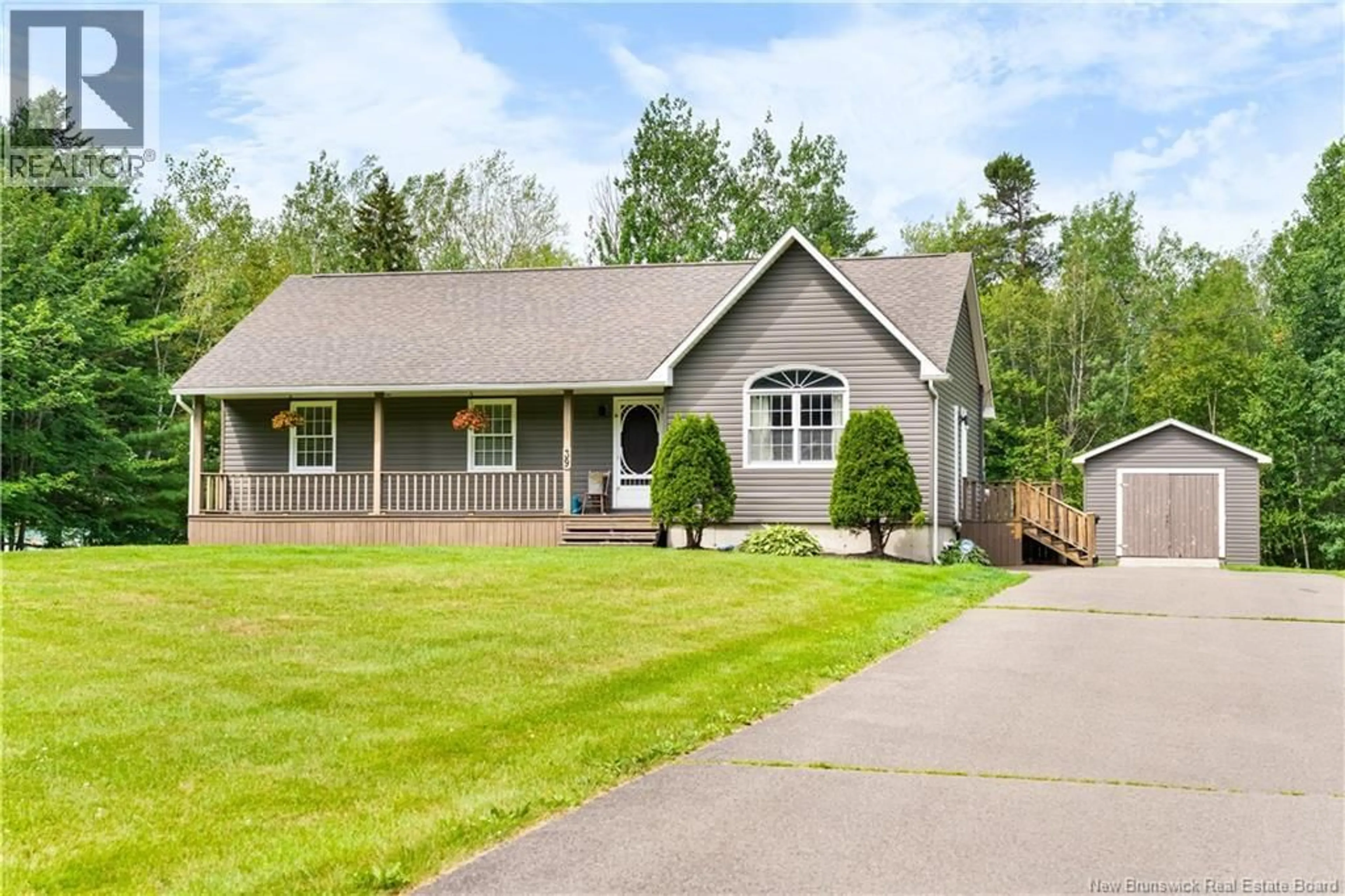 Home with vinyl exterior material, street for 39 POINTE DES GEORGES, Aldouane New Brunswick E4W5H5