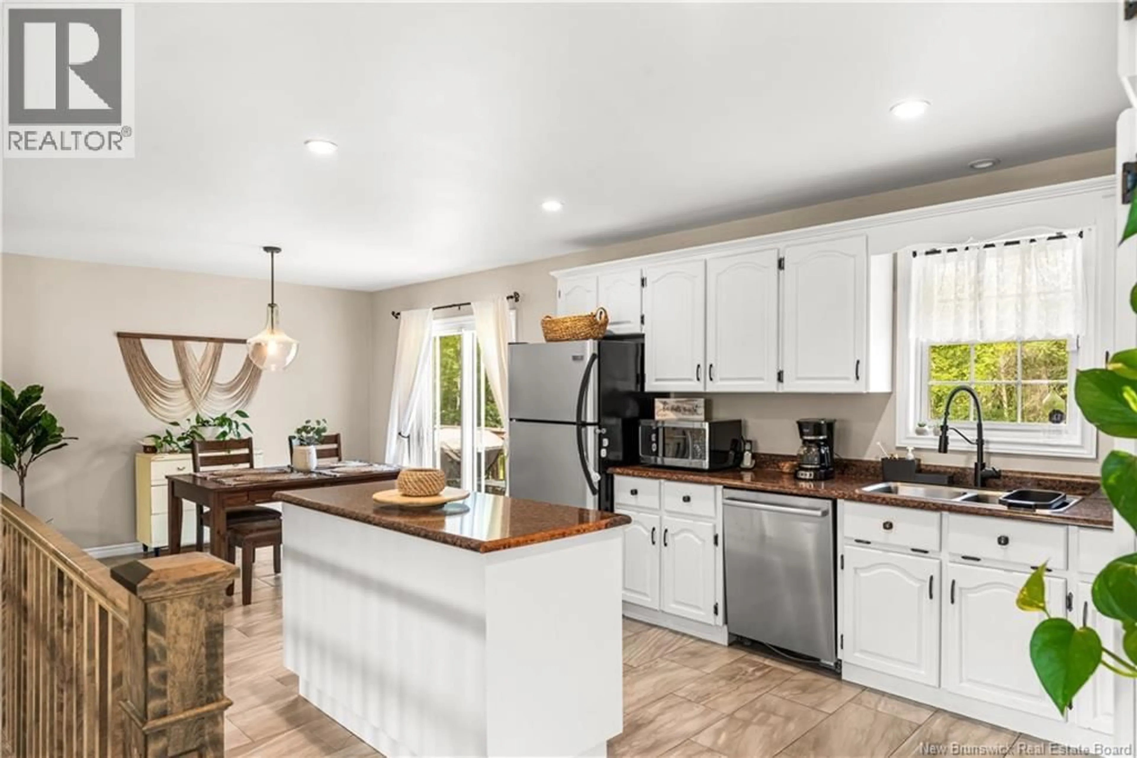 Open concept kitchen, unknown for 39 POINTE DES GEORGES, Aldouane New Brunswick E4W5H5