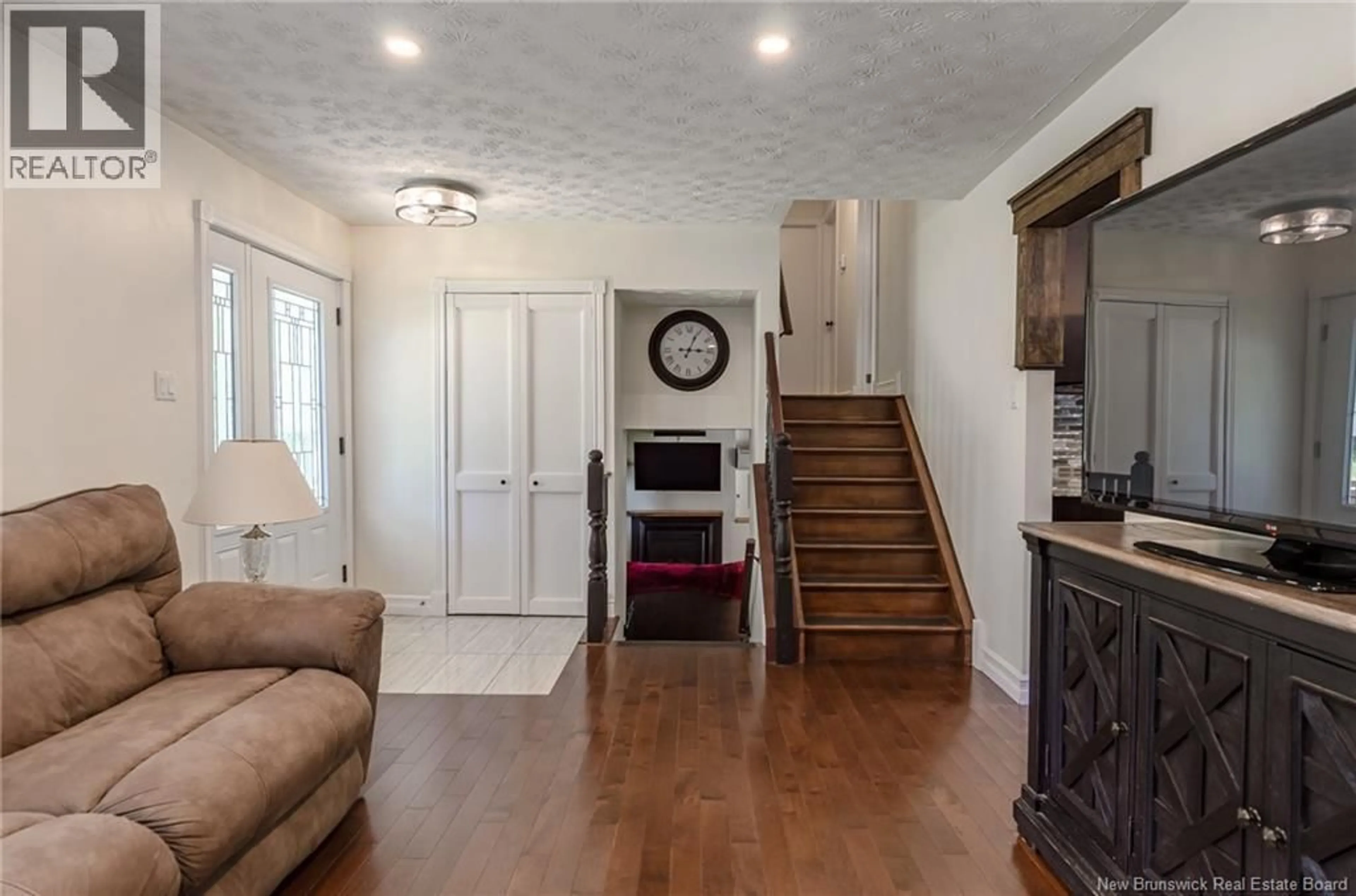 Indoor entryway for 44 WEDGEWOOD DRIVE, Rothesay New Brunswick E2E3P8