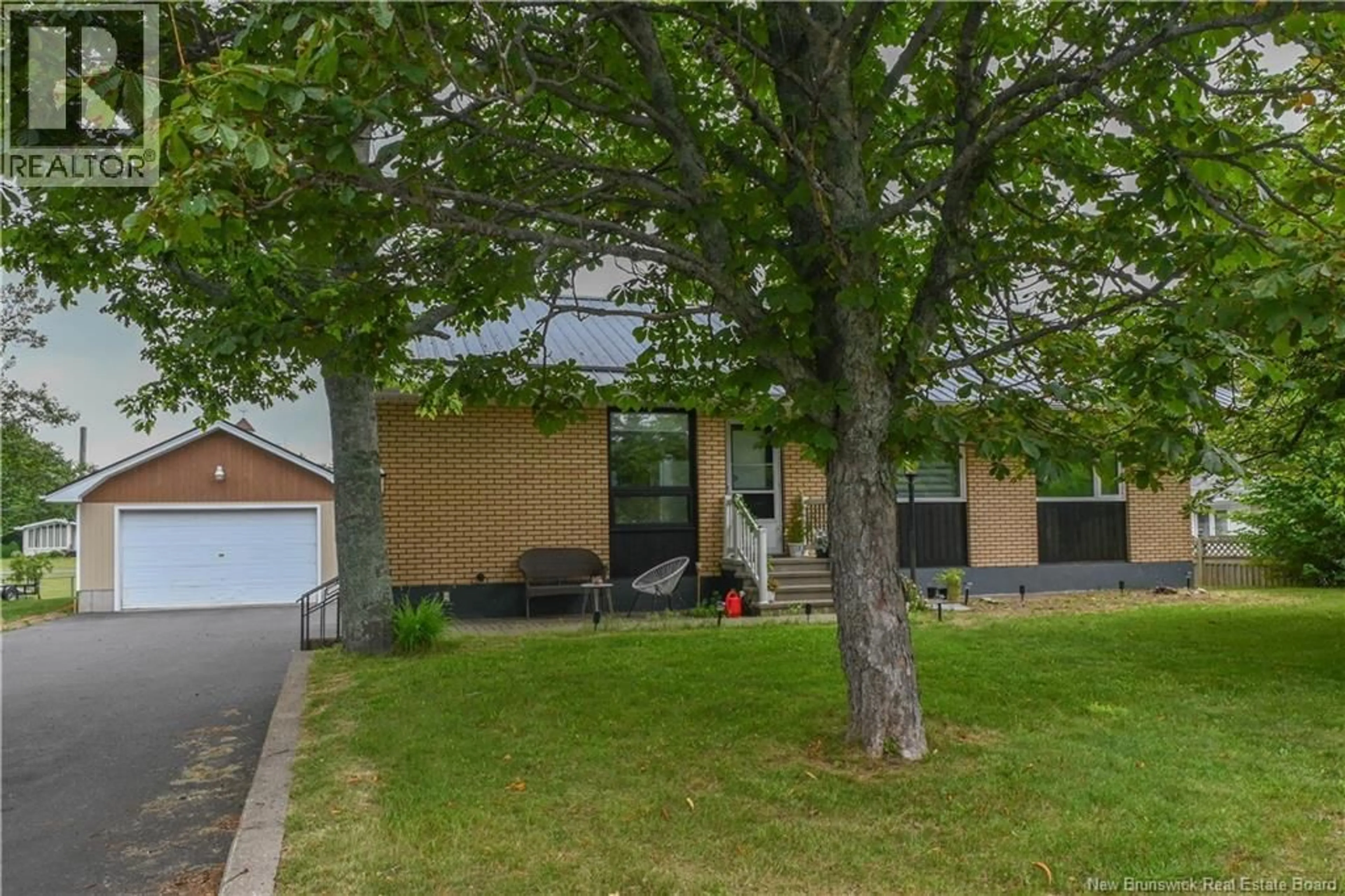 A pic from outside/outdoor area/front of a property/back of a property/a pic from drone, street for 163 DES PEUPLIERS STREET, Shippagan New Brunswick E8S1J7