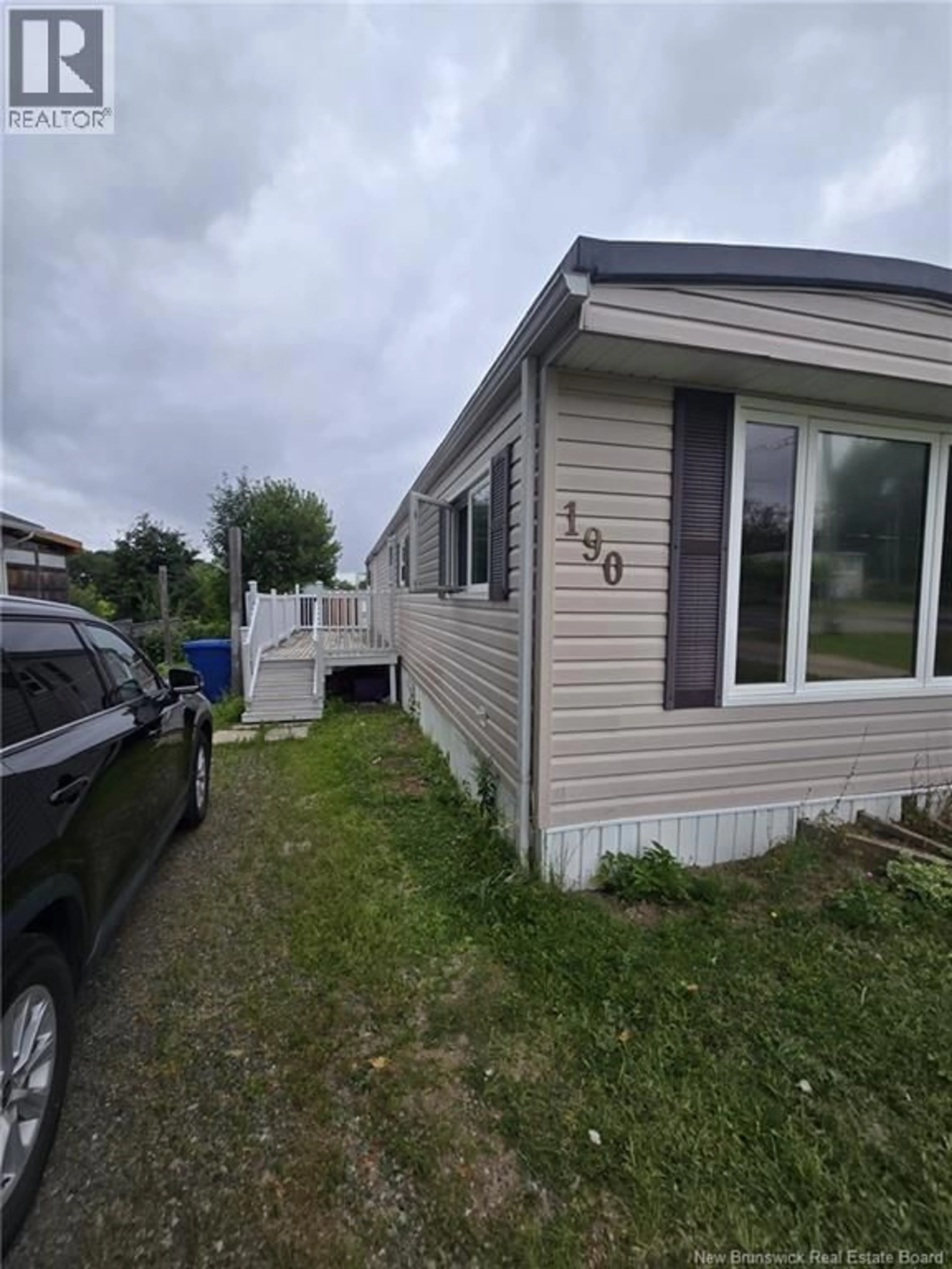 Home with vinyl exterior material, street for 190 LAKESIDE AVENUE, Bathurst New Brunswick E2A2S7