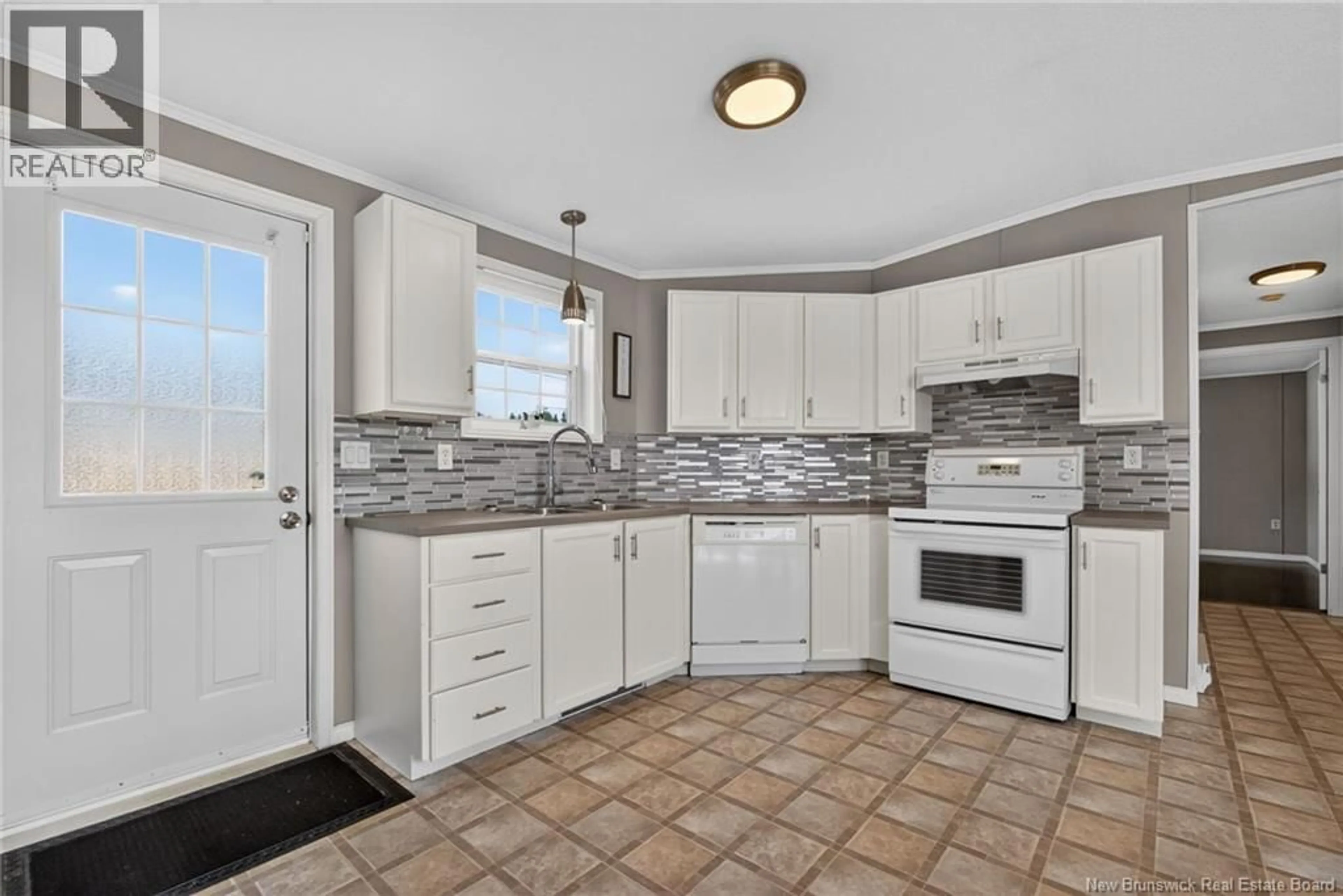 Standard kitchen, ceramic/tile floor for 101 NEPISIGUIT, Dieppe New Brunswick E1A7N1