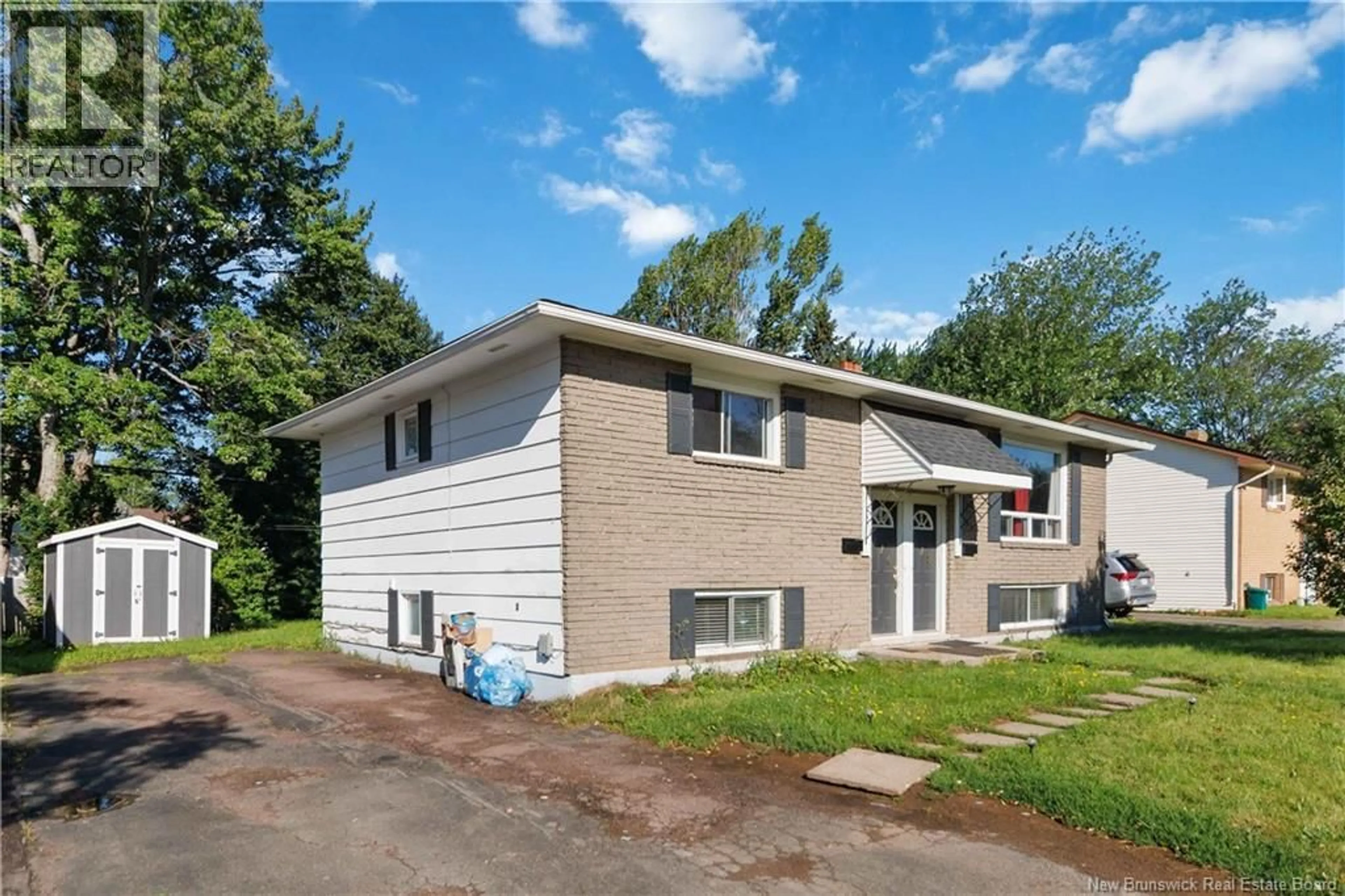 Home with vinyl exterior material, building for 176-178 AYER AVENUE, Moncton New Brunswick E1C8G8