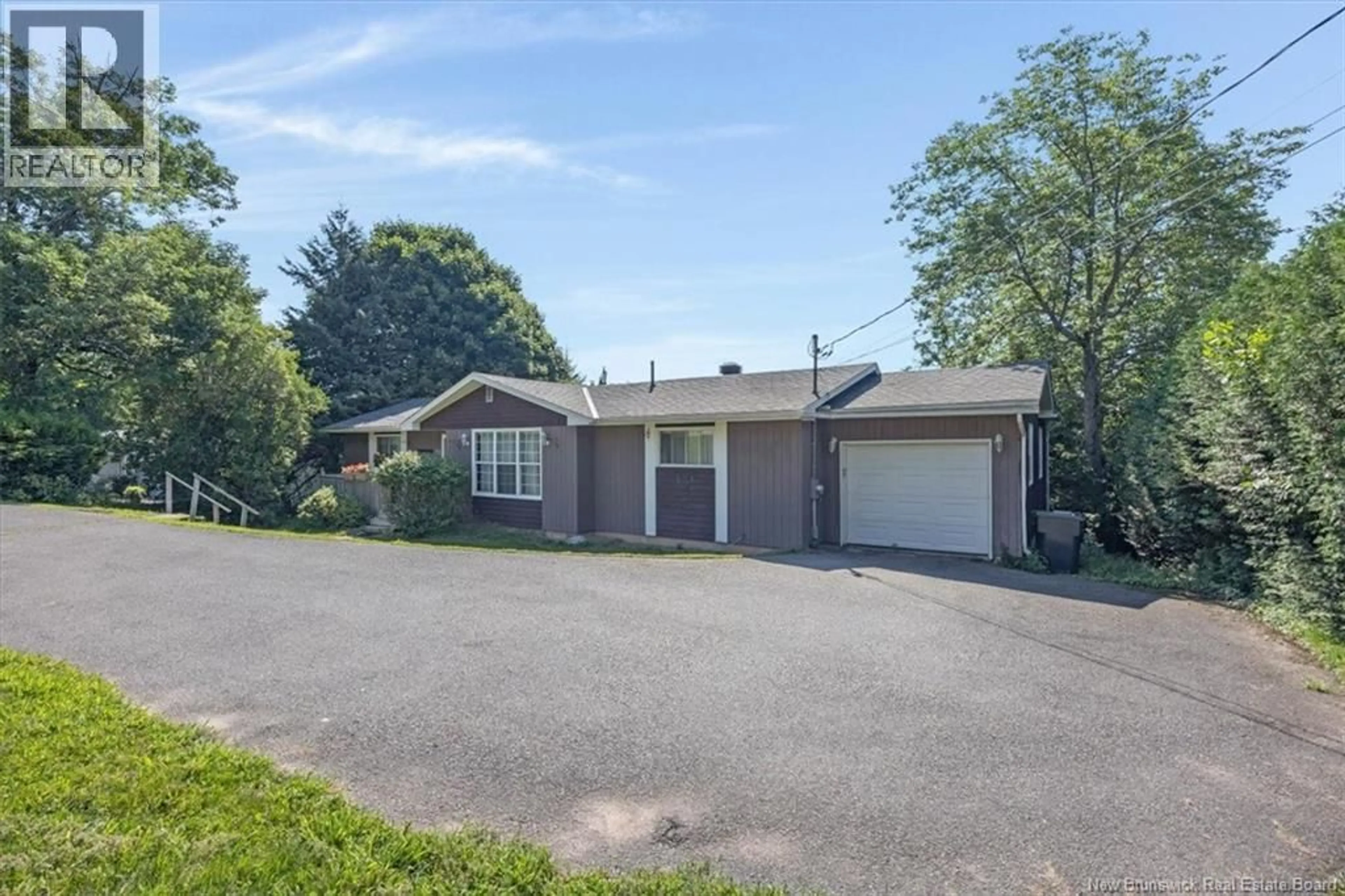 A pic from outside/outdoor area/front of a property/back of a property/a pic from drone, street for 32 MAPLE GROVE COURT, Quispamsis New Brunswick E2E3S1
