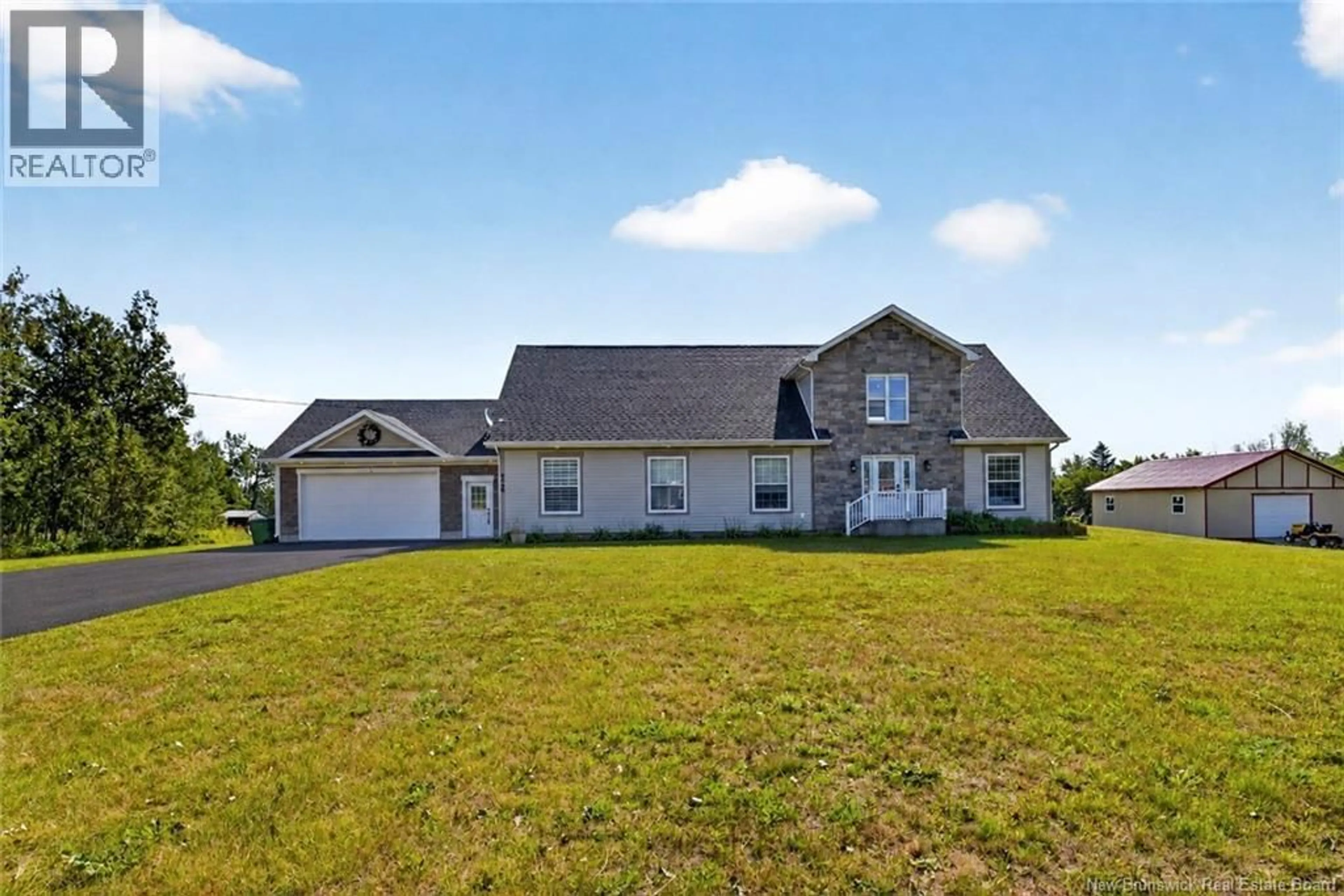 Home with vinyl exterior material, building for 4646 ROUTE 11, Tabusintac New Brunswick E9H1J5