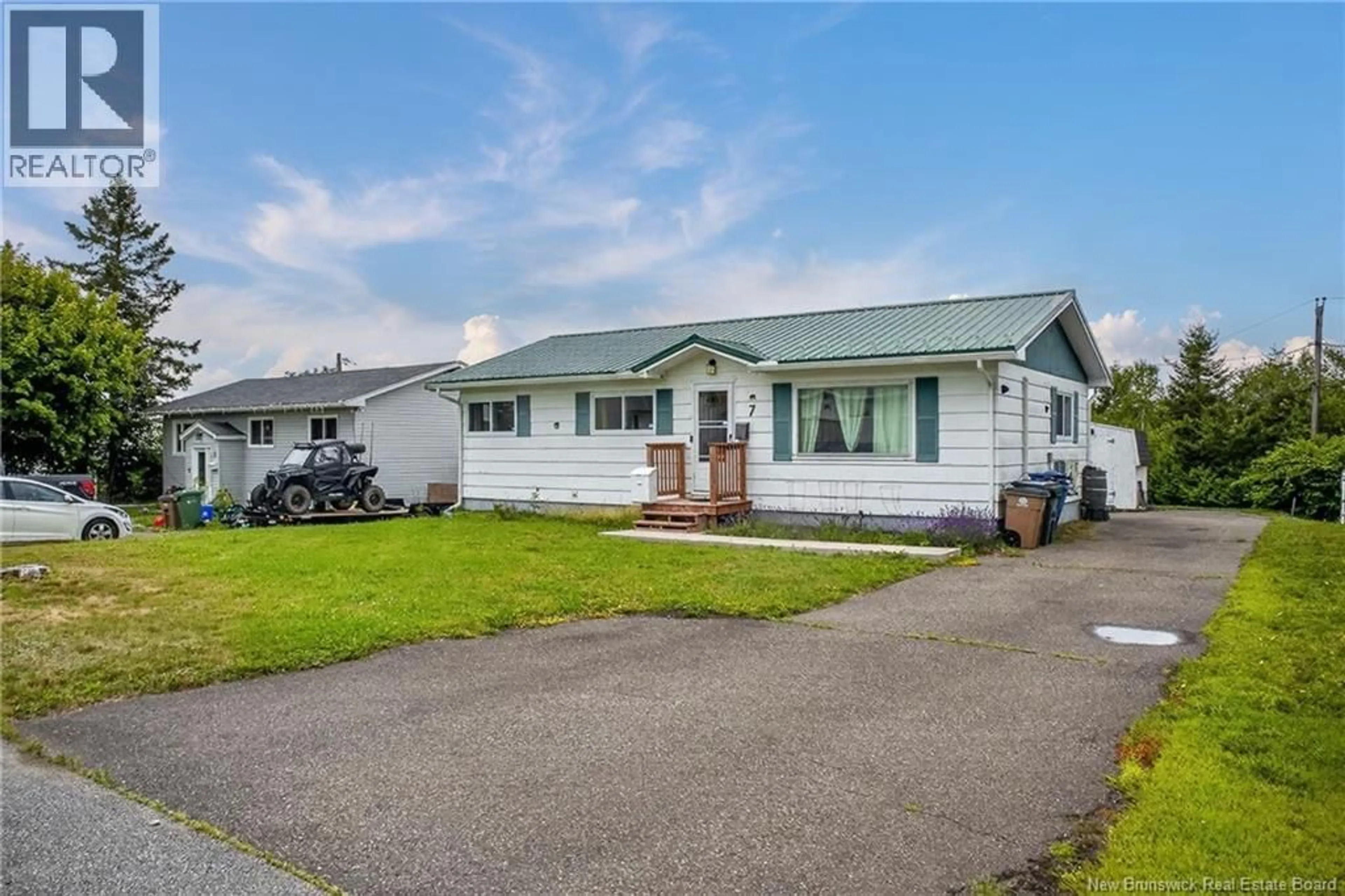 Home with vinyl exterior material, street for 7 KELTON STREET, Saint John New Brunswick E2J3A8