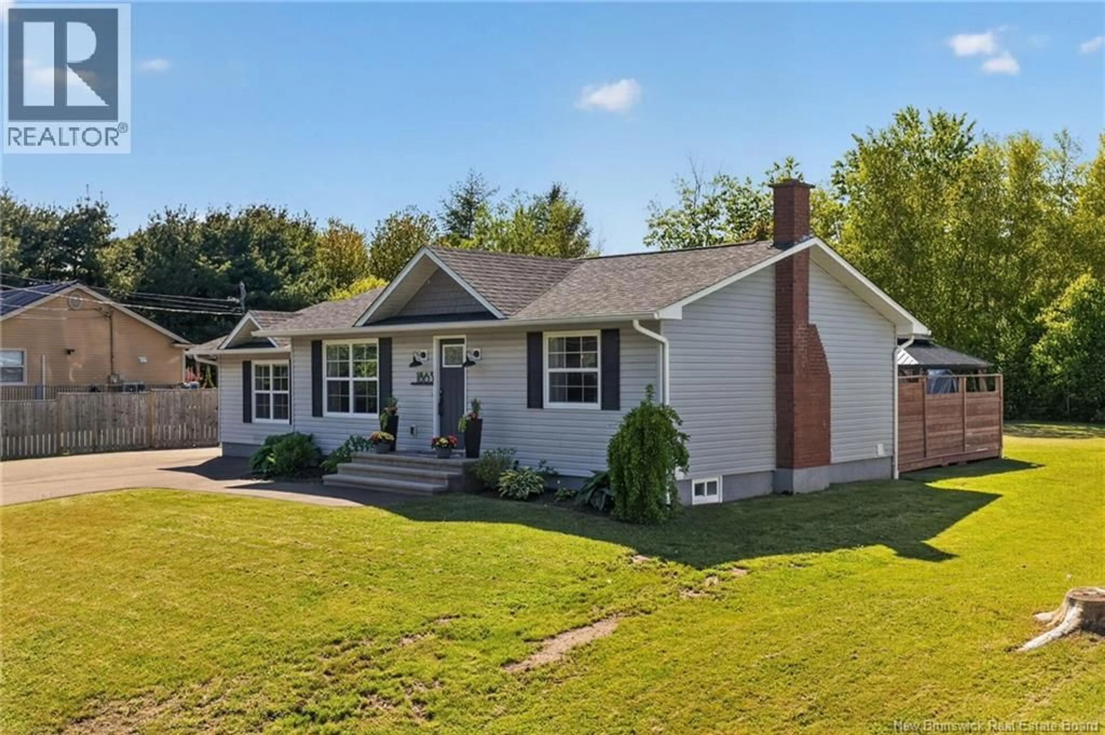 Home with vinyl exterior material, street for 1863 ROUTE 535, Cocagne New Brunswick E4R3C2
