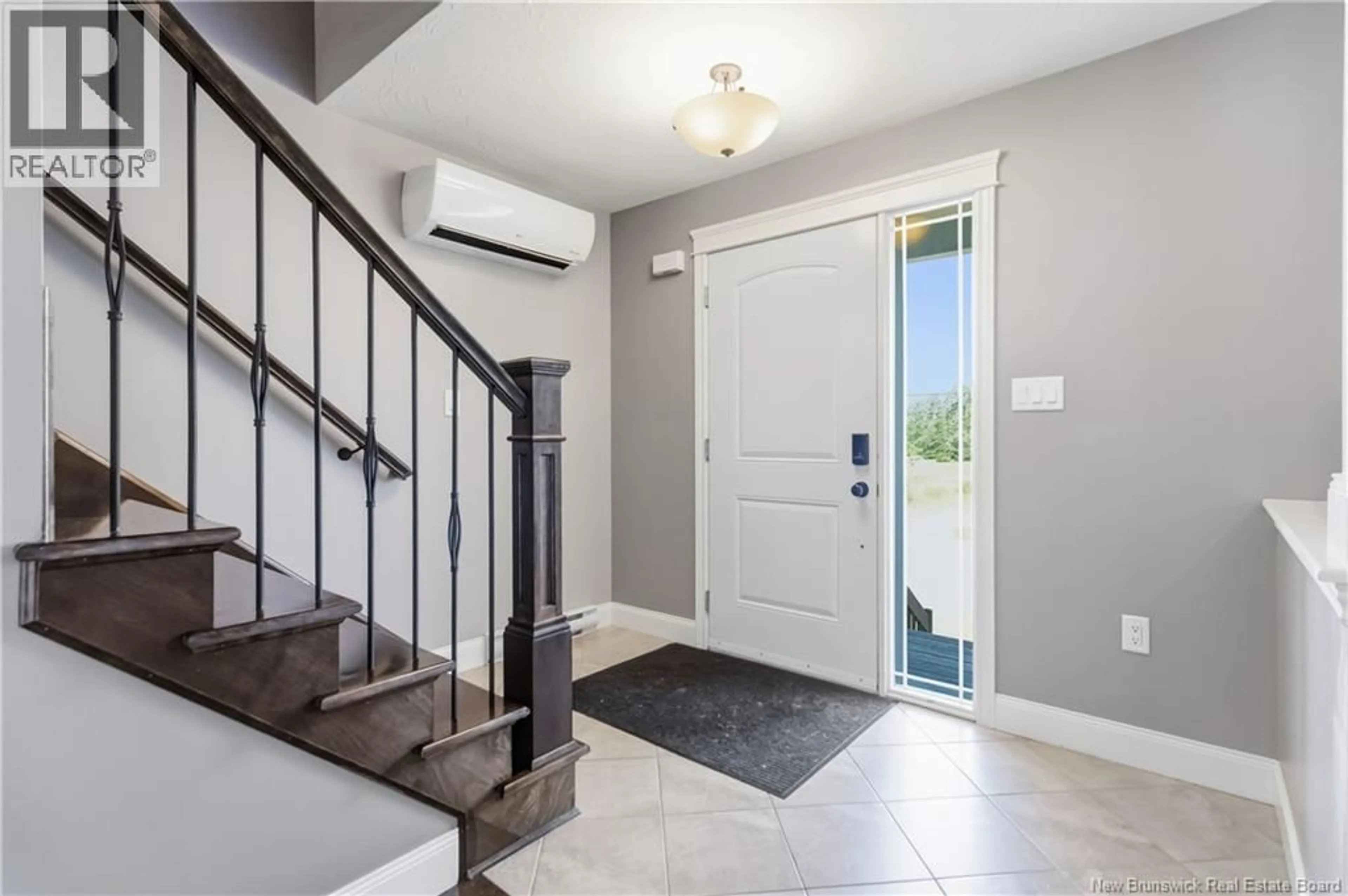 Indoor entryway for 65 BELLE-FORET, Dieppe New Brunswick E1A8Y2