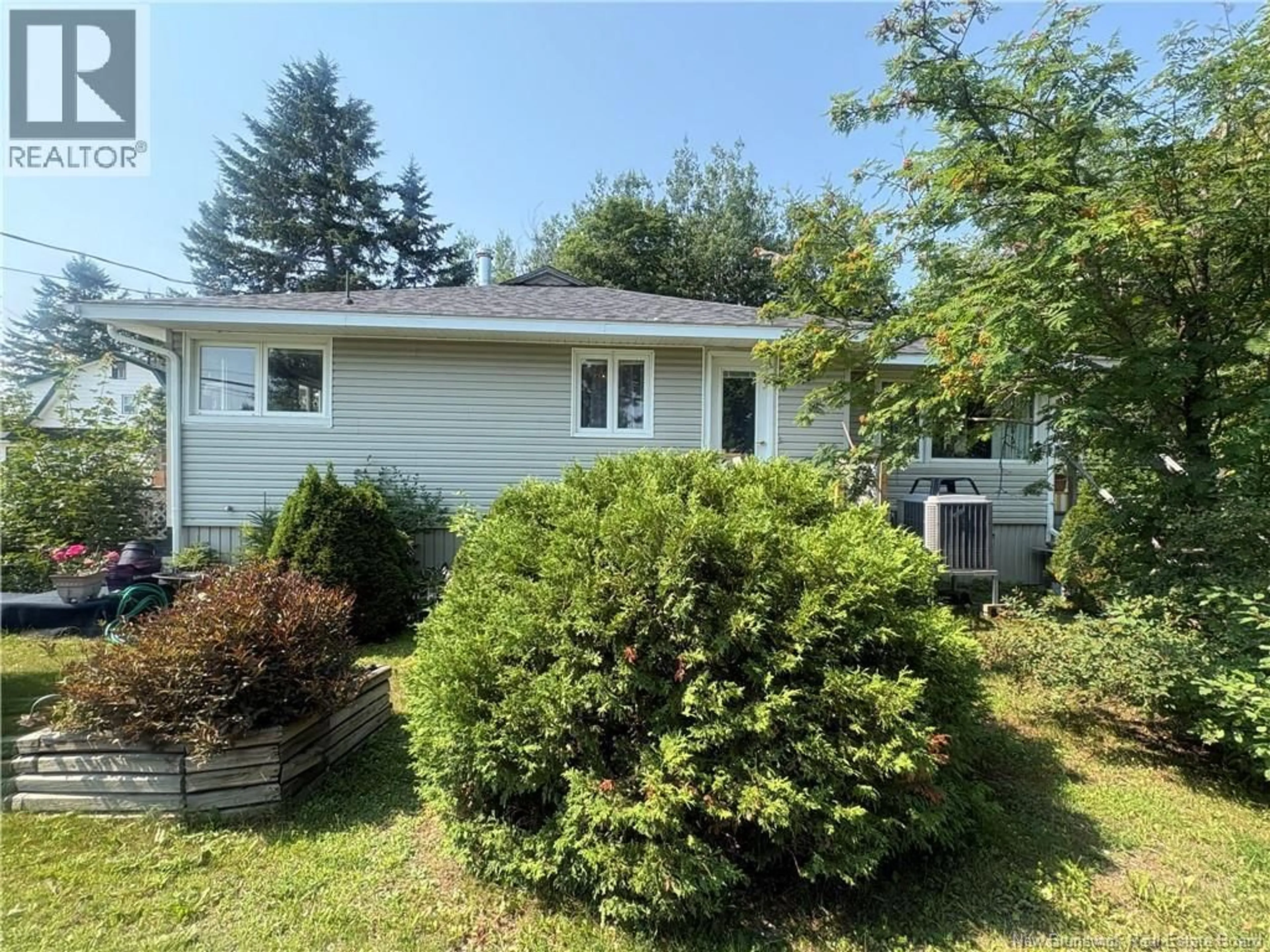 Unknown for 233 KING GEORGE, Miramichi New Brunswick E1V1K8