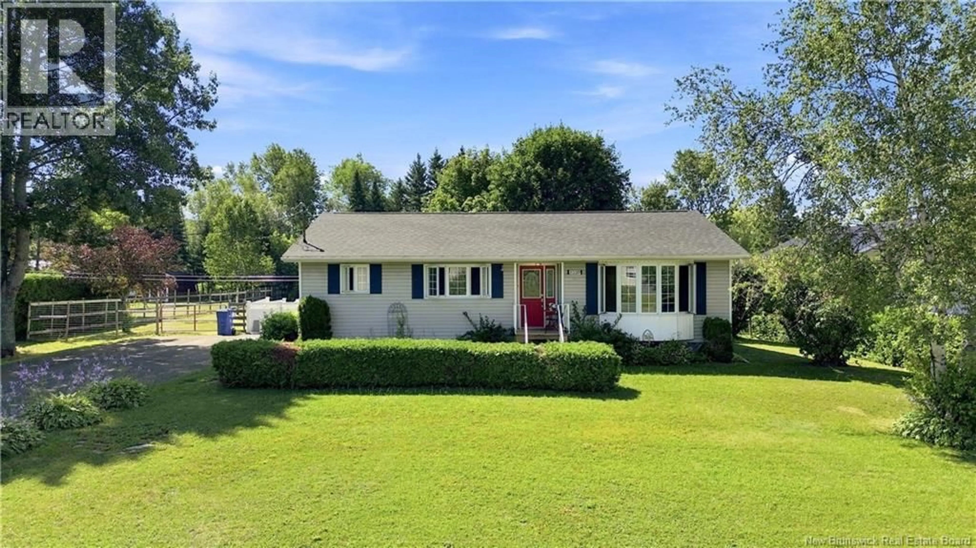 Home with vinyl exterior material, street for 3259 ROUTE 585, Newbridge New Brunswick E7N1K2