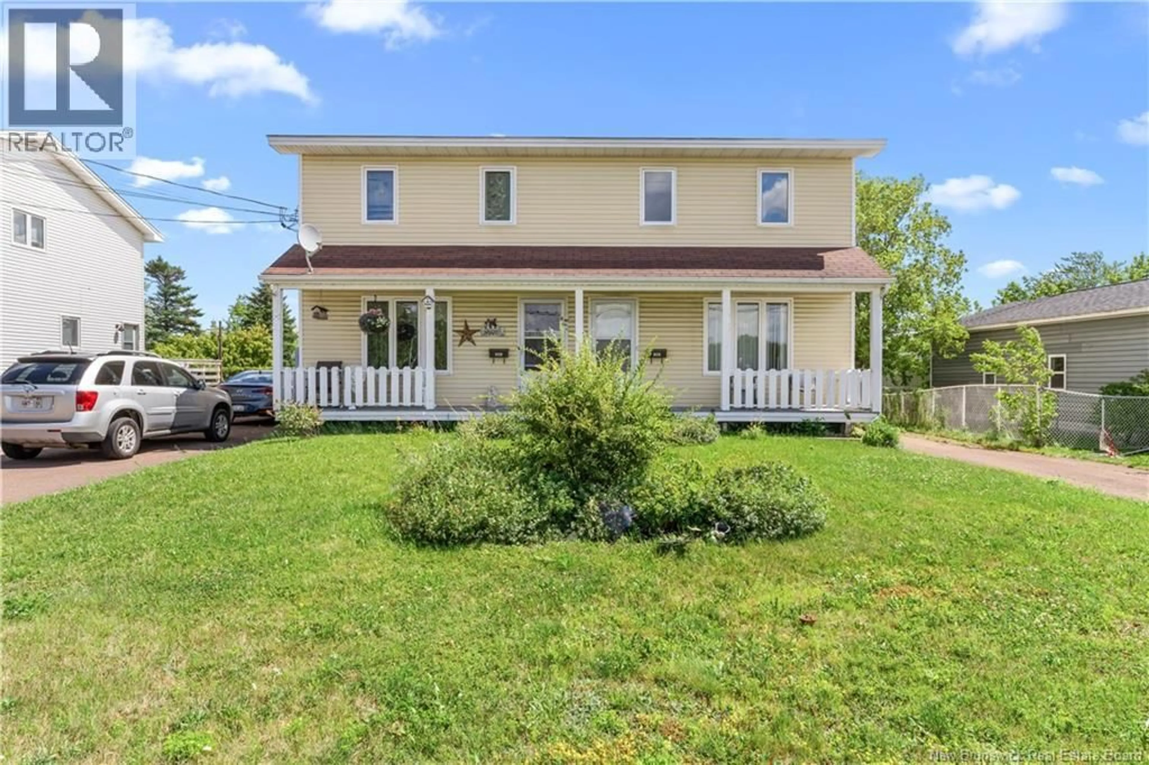 A pic from outside/outdoor area/front of a property/back of a property/a pic from drone, street for 101-103 GLENCOE, Moncton New Brunswick E1A6P6
