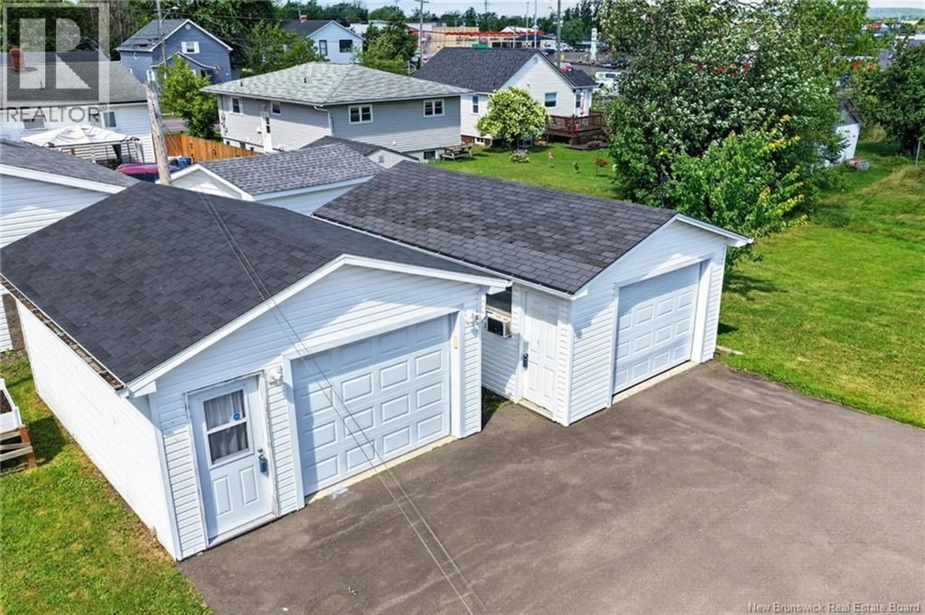 A pic from outside/outdoor area/front of a property/back of a property/a pic from drone, street for 196 WAVERLEY AVENUE, Moncton New Brunswick E1C7V4