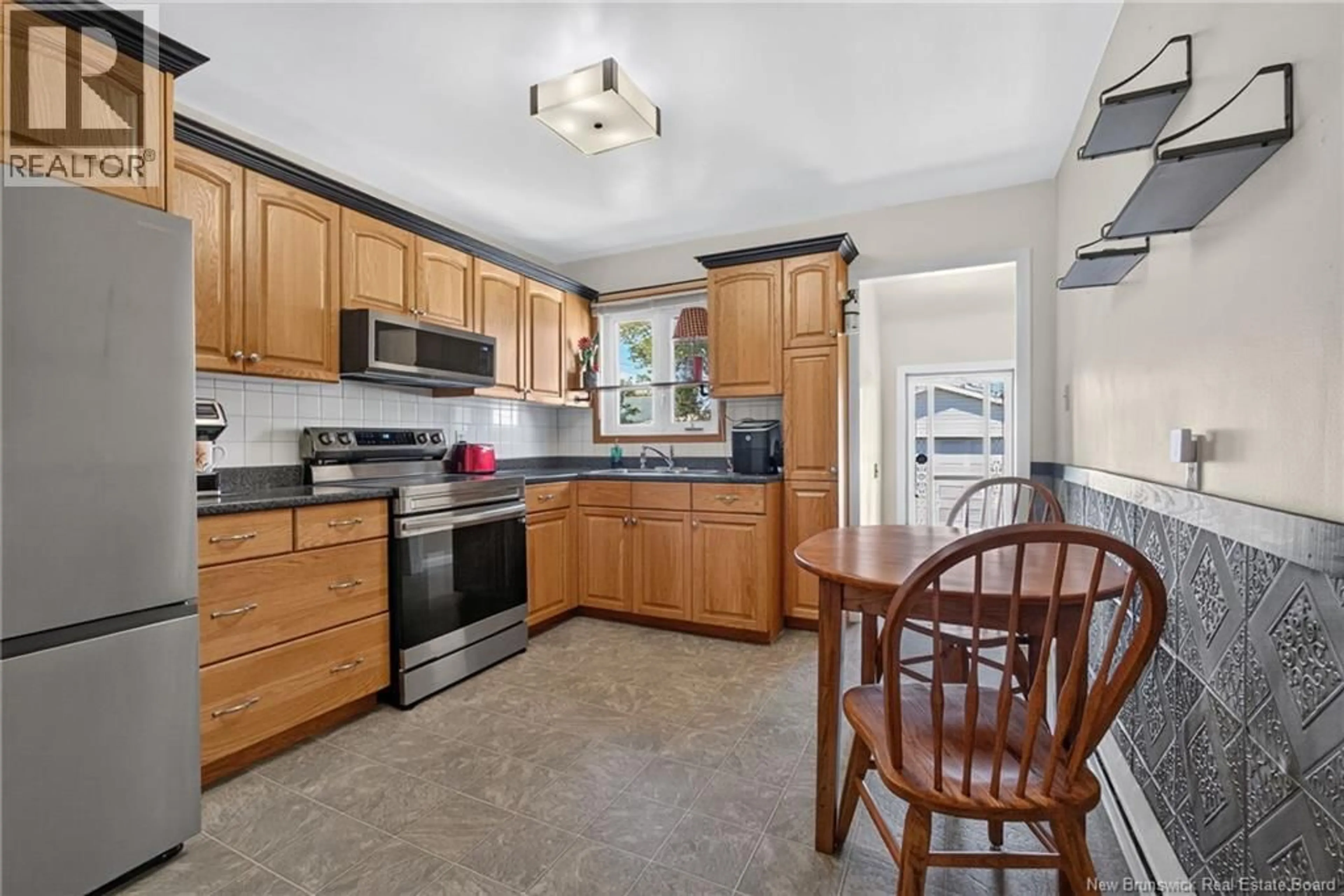 Standard kitchen, ceramic/tile floor for 196 WAVERLEY AVENUE, Moncton New Brunswick E1C7V4