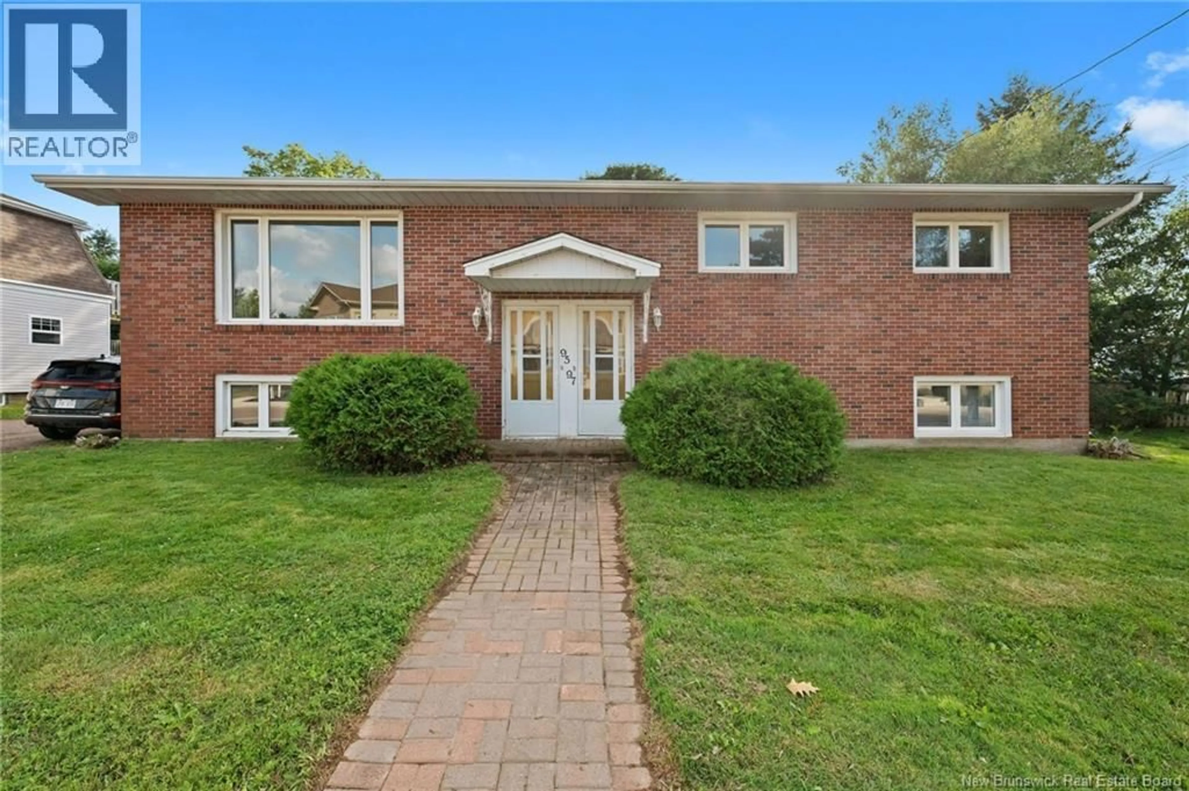 Home with brick exterior material, street for 95-97 PLEASANT STREET, Shediac New Brunswick E4P2L6