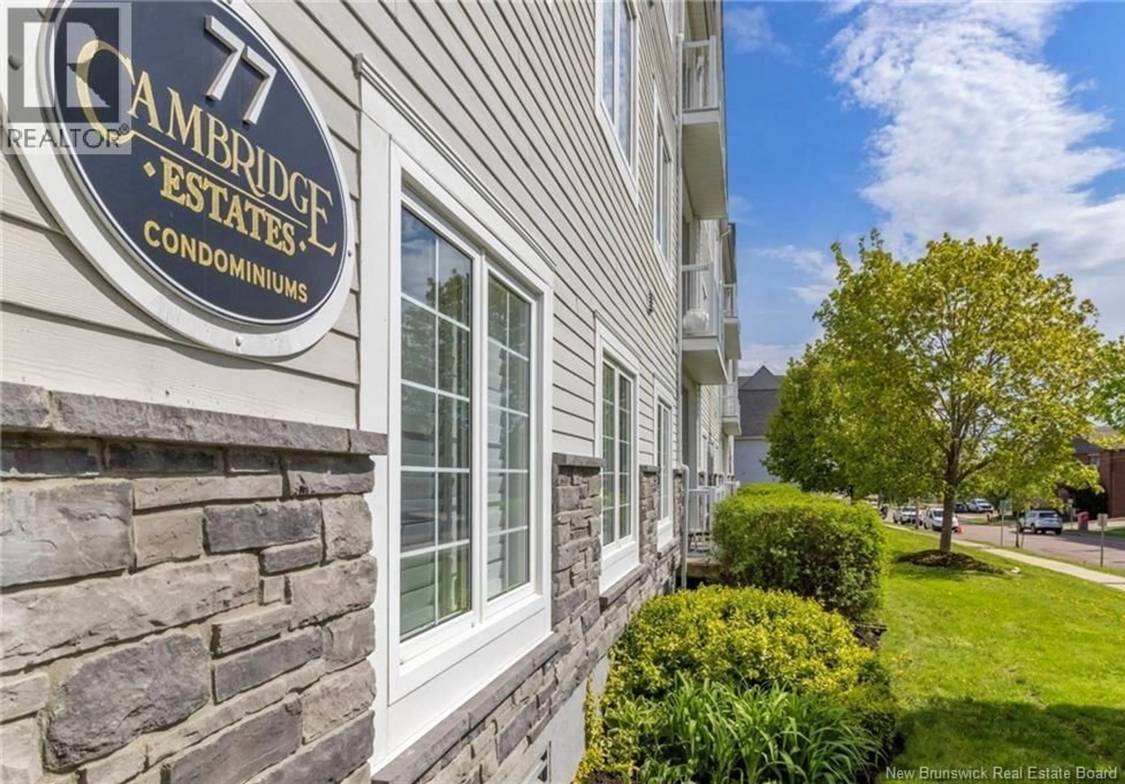 Indoor entryway for 305 - 77 CAMERON STREET, Moncton New Brunswick E1C0C4