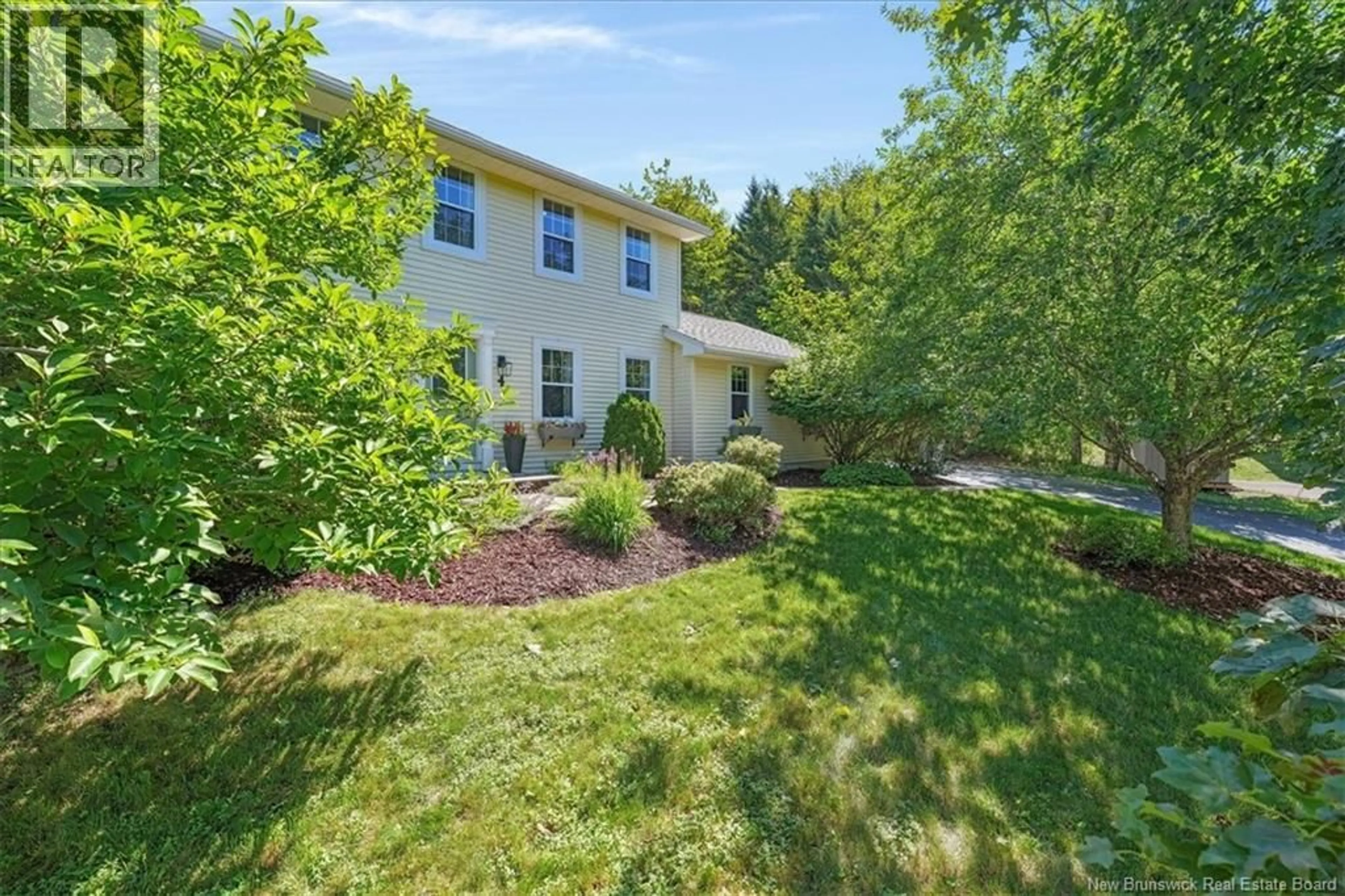 A pic from outside/outdoor area/front of a property/back of a property/a pic from drone, unknown for 4 LEIGHTON COURT, Quispamsis New Brunswick E2E5C5