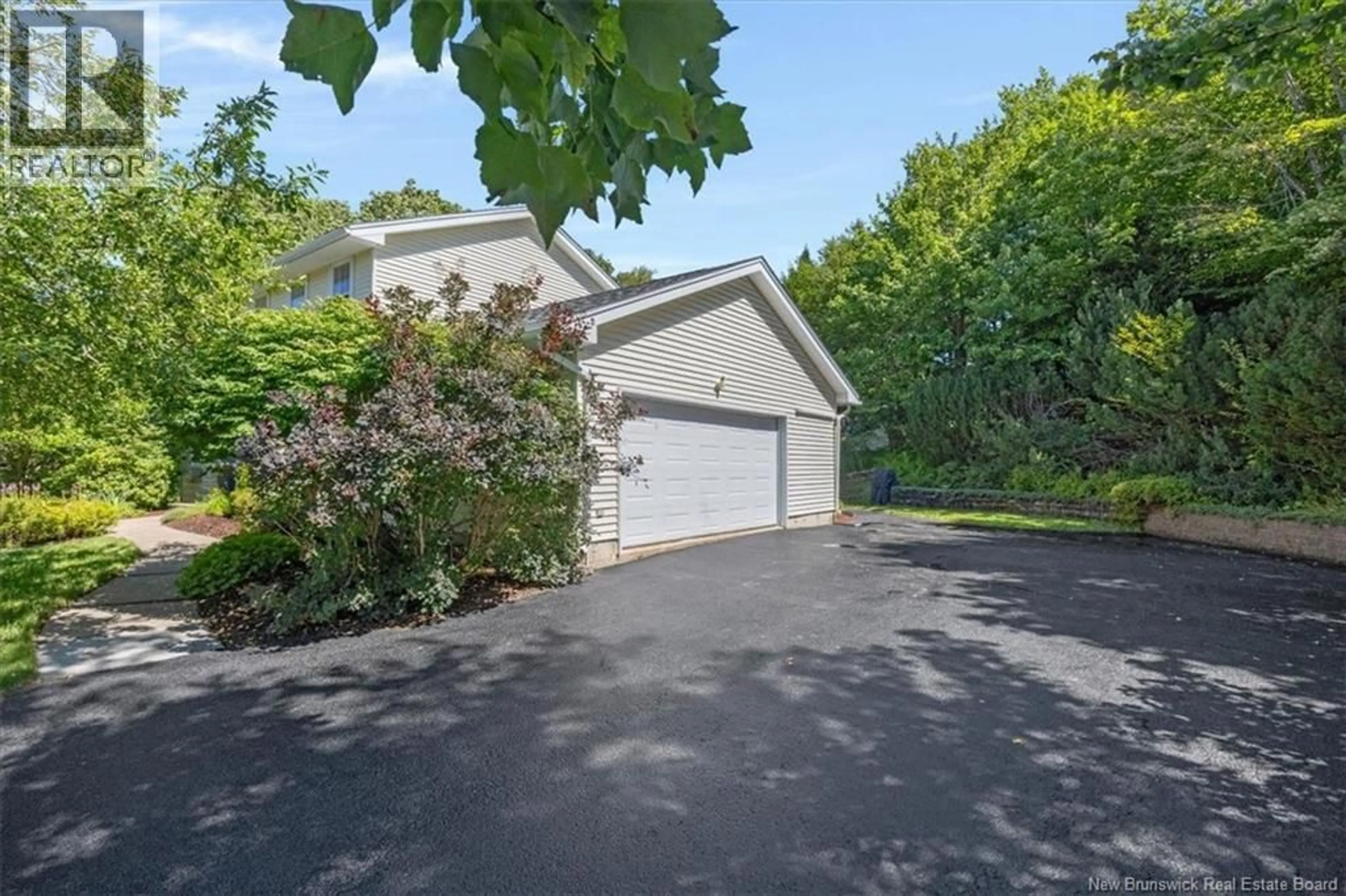 A pic from outside/outdoor area/front of a property/back of a property/a pic from drone, street for 4 LEIGHTON COURT, Quispamsis New Brunswick E2E5C5