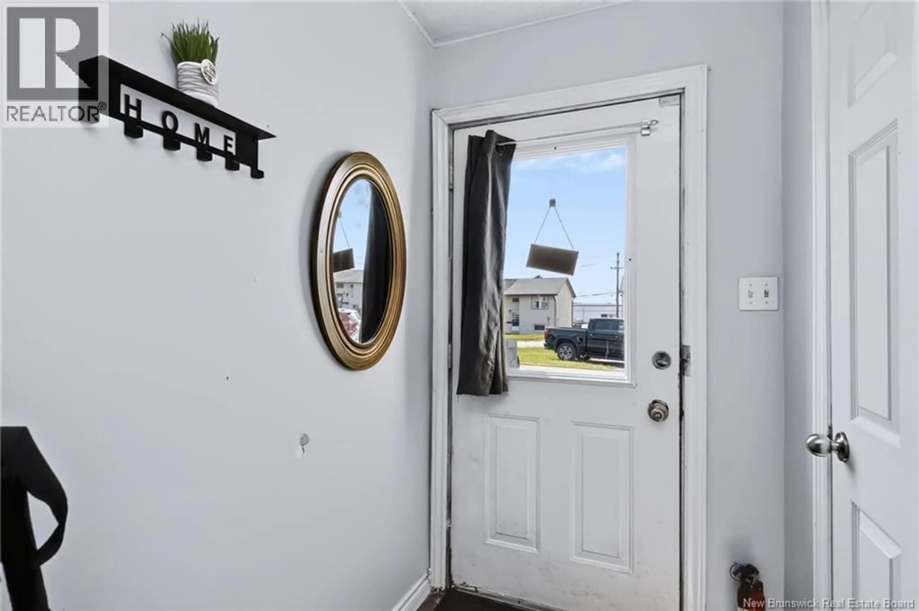 Indoor entryway for 710 HIGHMEADOW DRIVE, Saint John New Brunswick E2J3V1