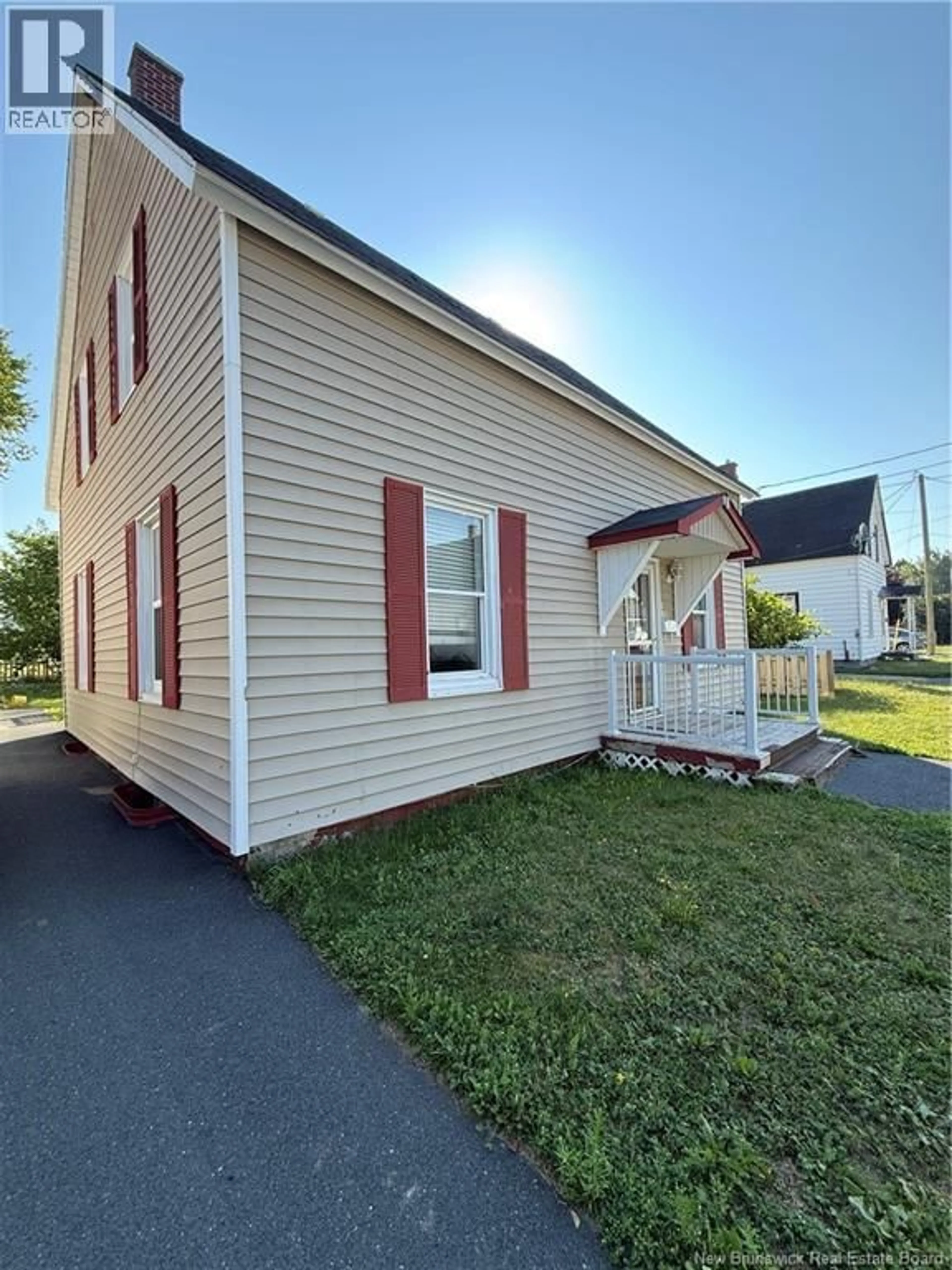 Home with vinyl exterior material, street for 39 WARREN AVENUE, Miramichi New Brunswick E1N2J6