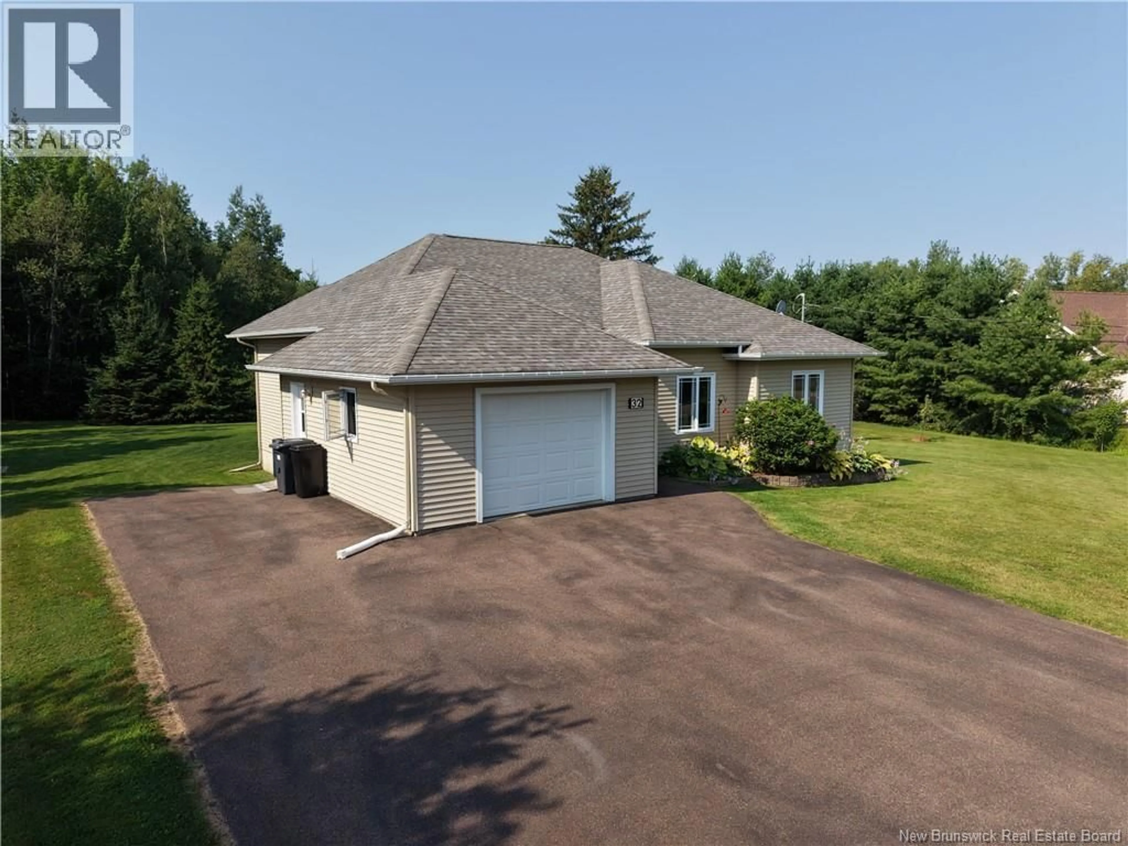 A pic from outside/outdoor area/front of a property/back of a property/a pic from drone, street for 32 MURRAY ROAD, Saint-Antoine New Brunswick E4V1A2