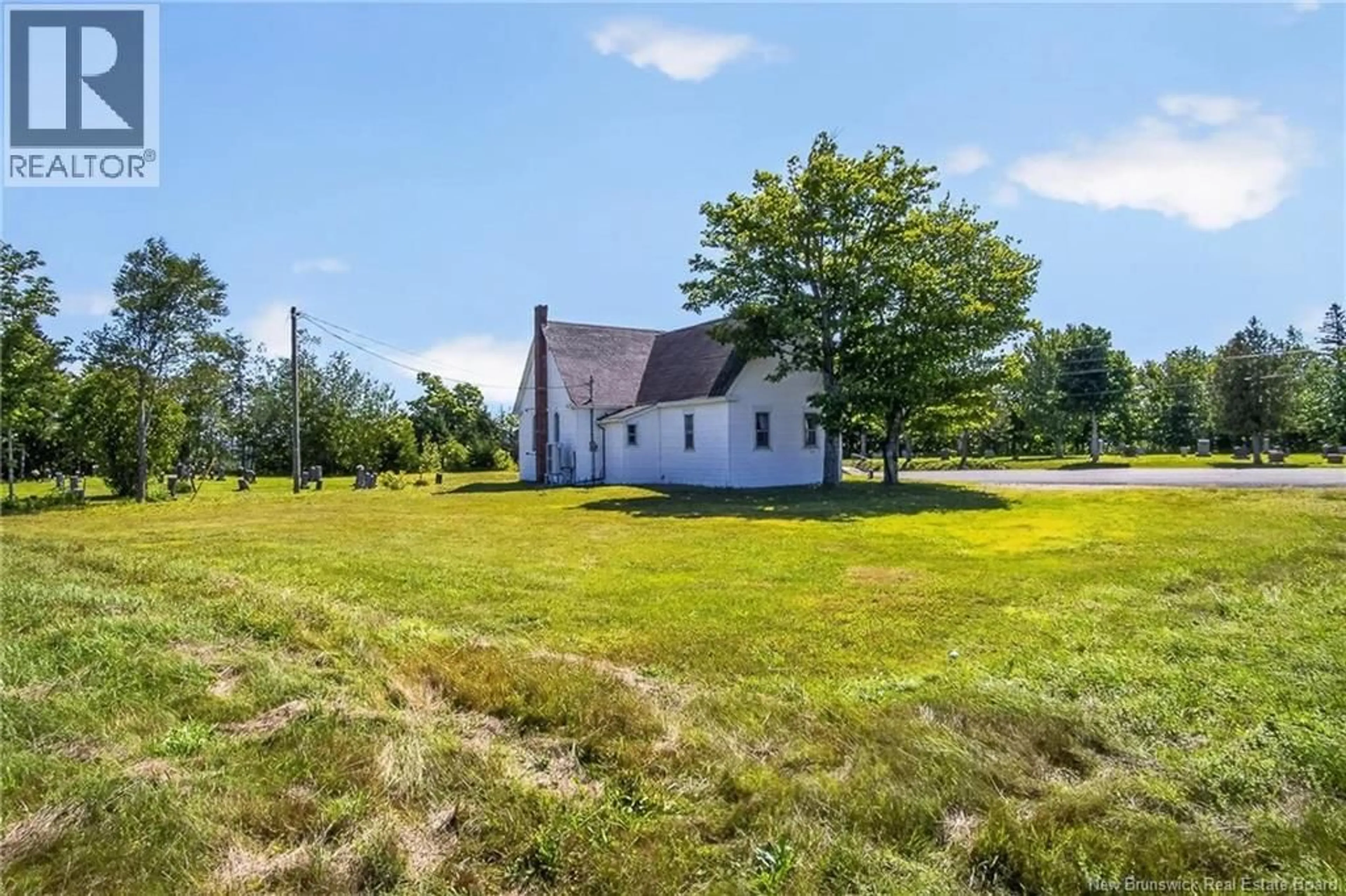 A pic from outside/outdoor area/front of a property/back of a property/a pic from drone, unknown for 7538 ROUTE 102, Browns Flat New Brunswick E5M2N8