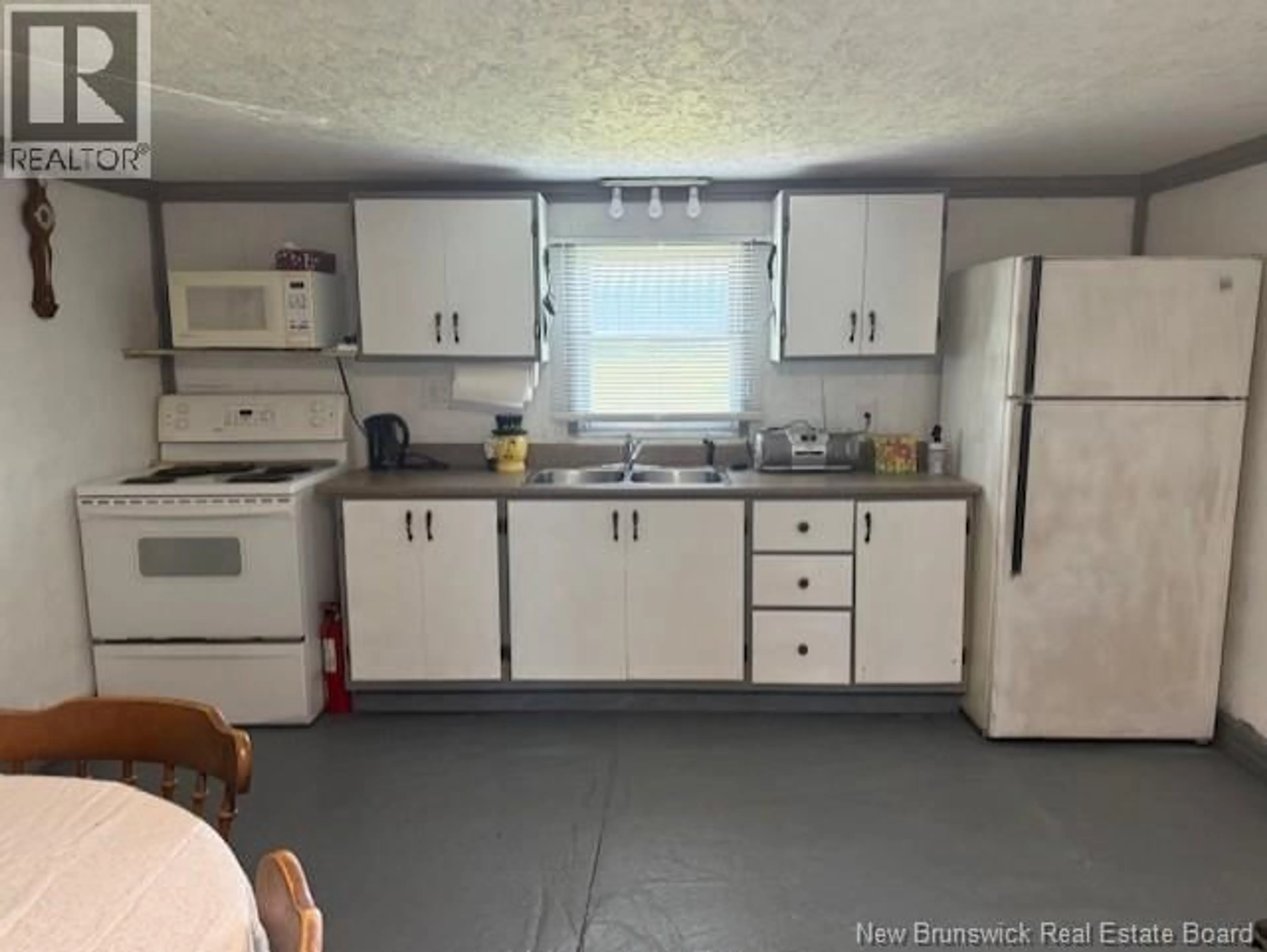 Standard kitchen, unknown for 7344 ROUTE 117, Miramichi Bay New Brunswick E1N5L8