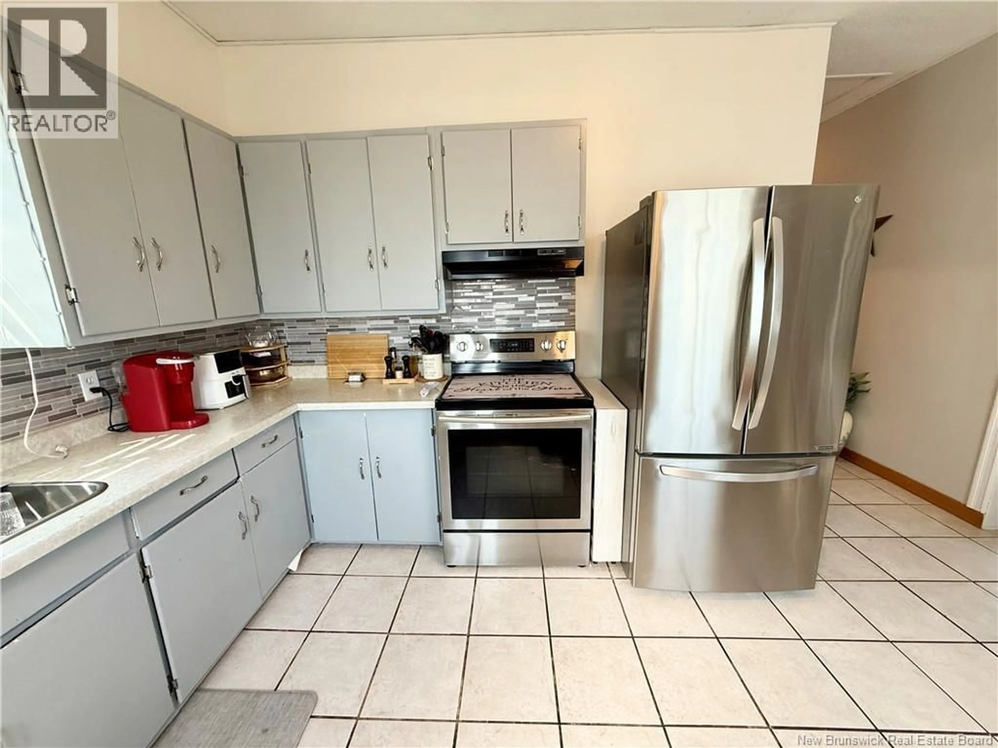 Standard kitchen, unknown for 565 ST SIMON, Bathurst New Brunswick E2A3L7
