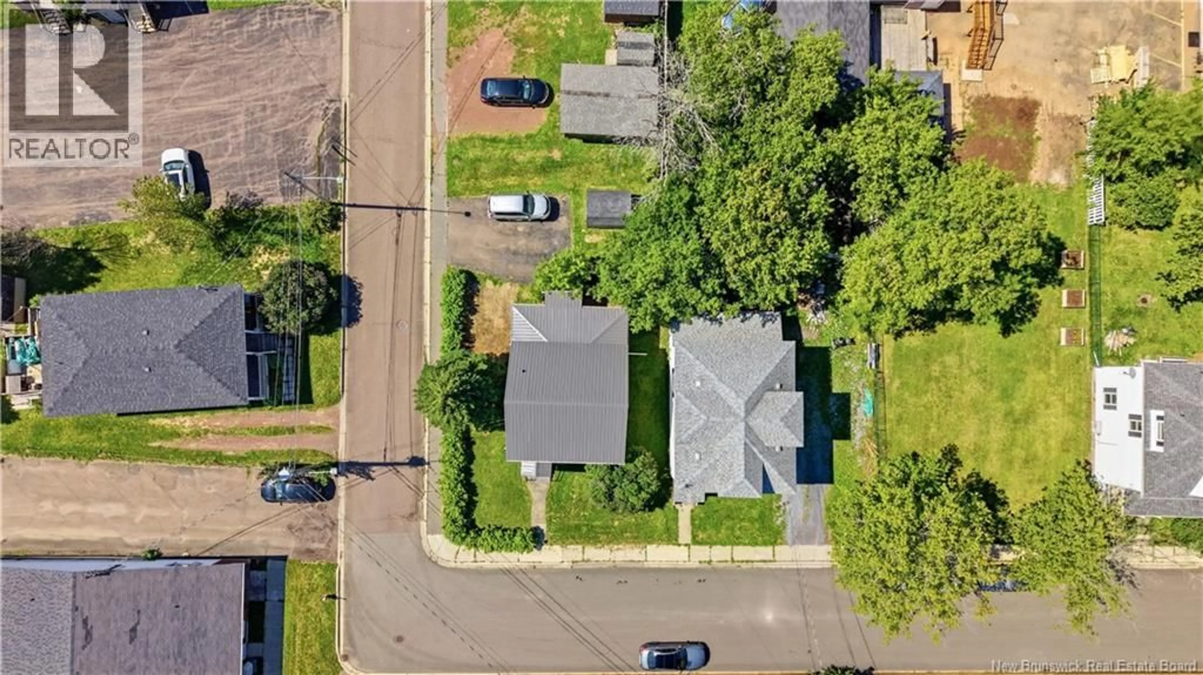 A pic from outside/outdoor area/front of a property/back of a property/a pic from drone, street for 33 BISHOP STREET, Moncton New Brunswick E1E1K4