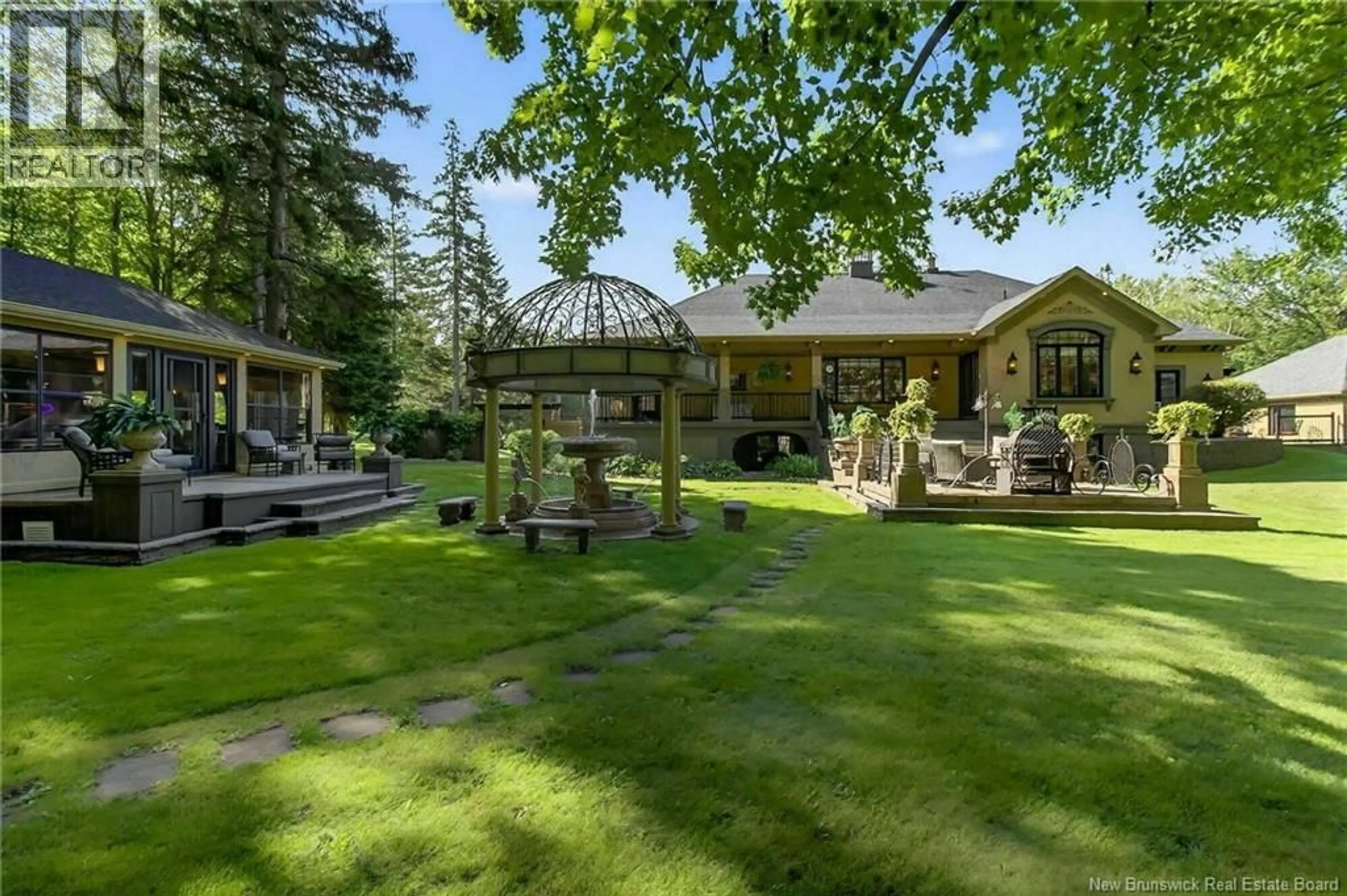 Patio, unknown for 493 LEBLANC ROAD, Dieppe New Brunswick E1A7N3