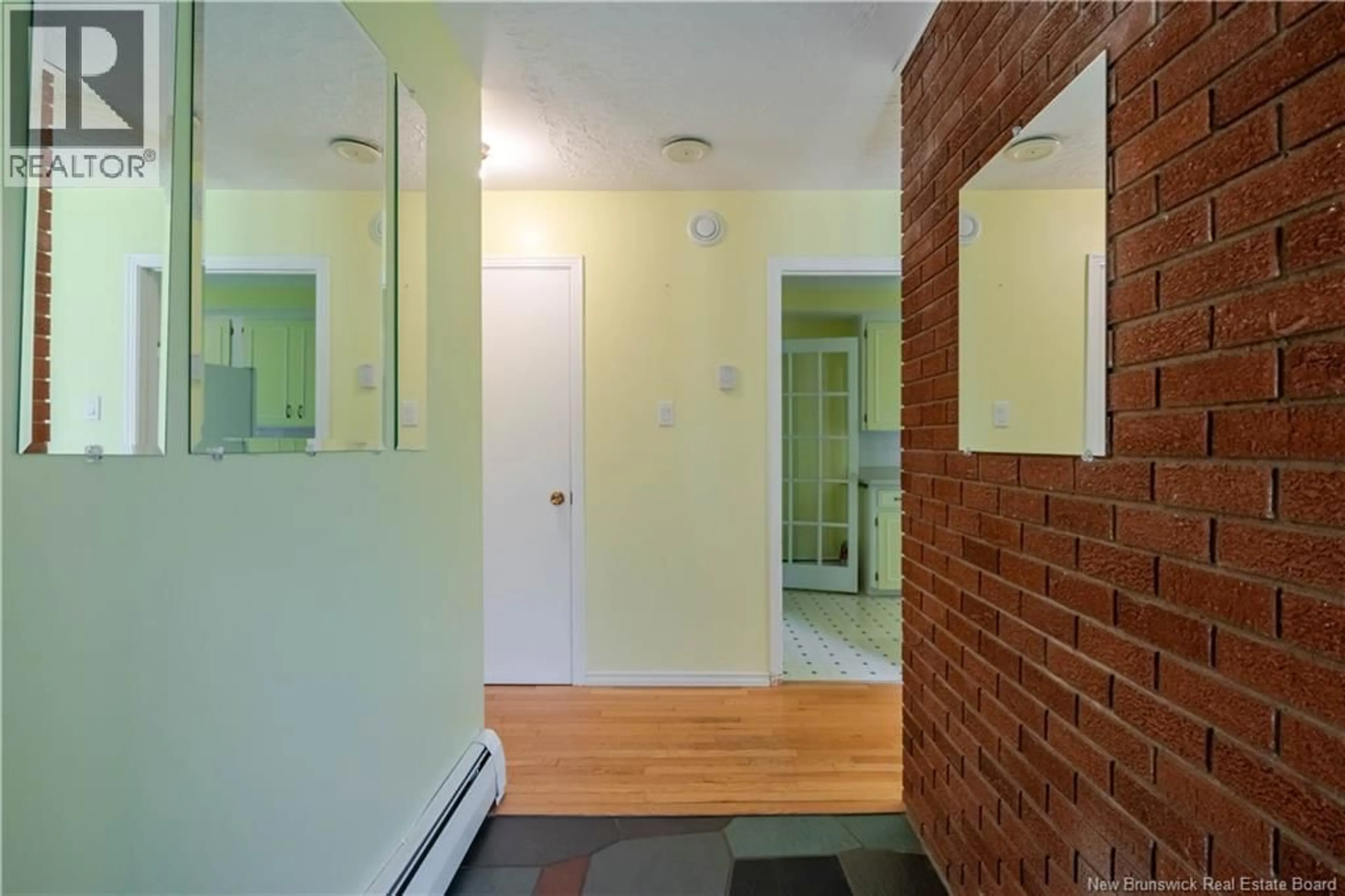 Indoor entryway for 347 MASSEY STREET, Fredericton New Brunswick E3B2Z7