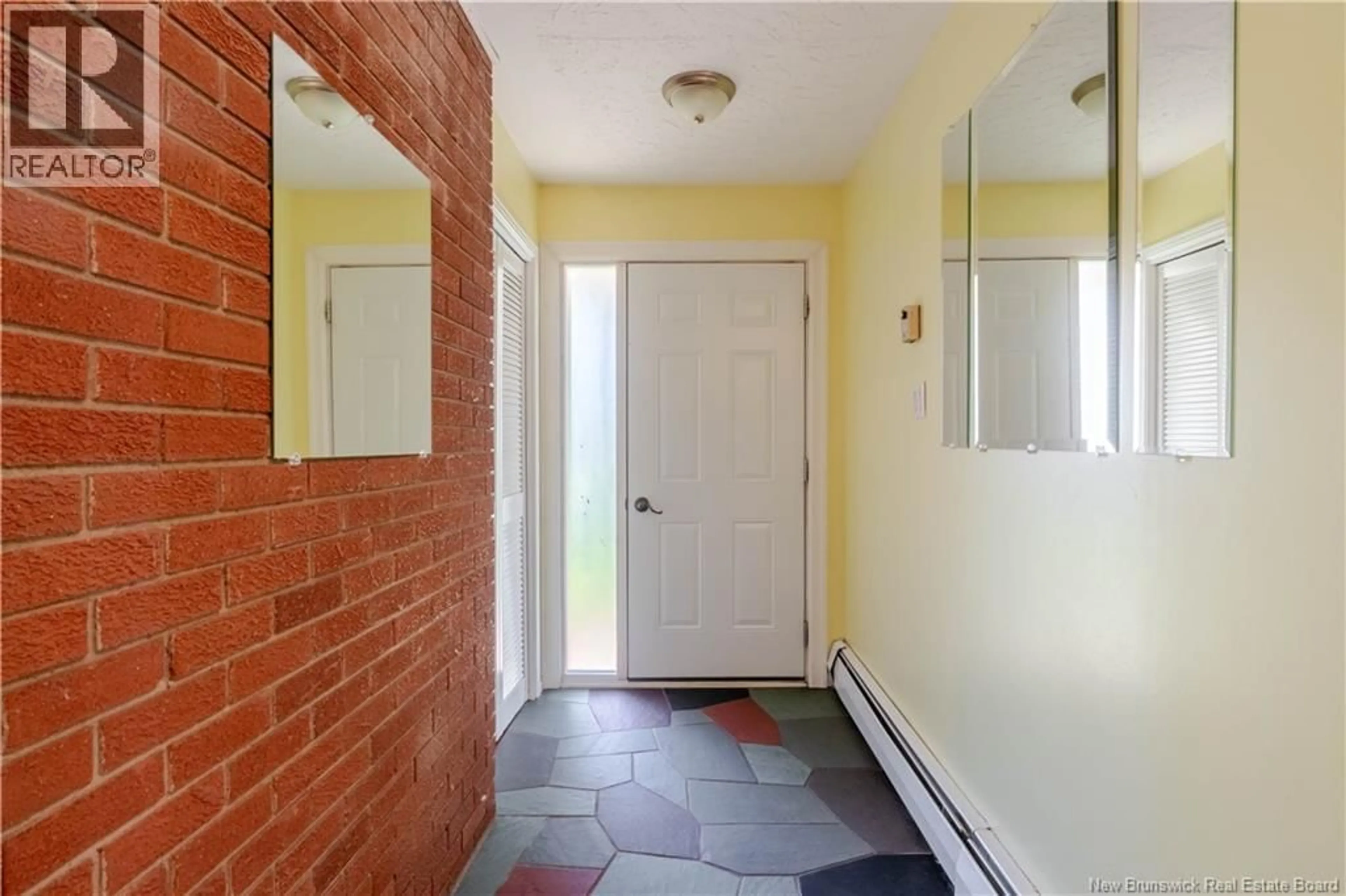 Indoor entryway for 347 MASSEY STREET, Fredericton New Brunswick E3B2Z7
