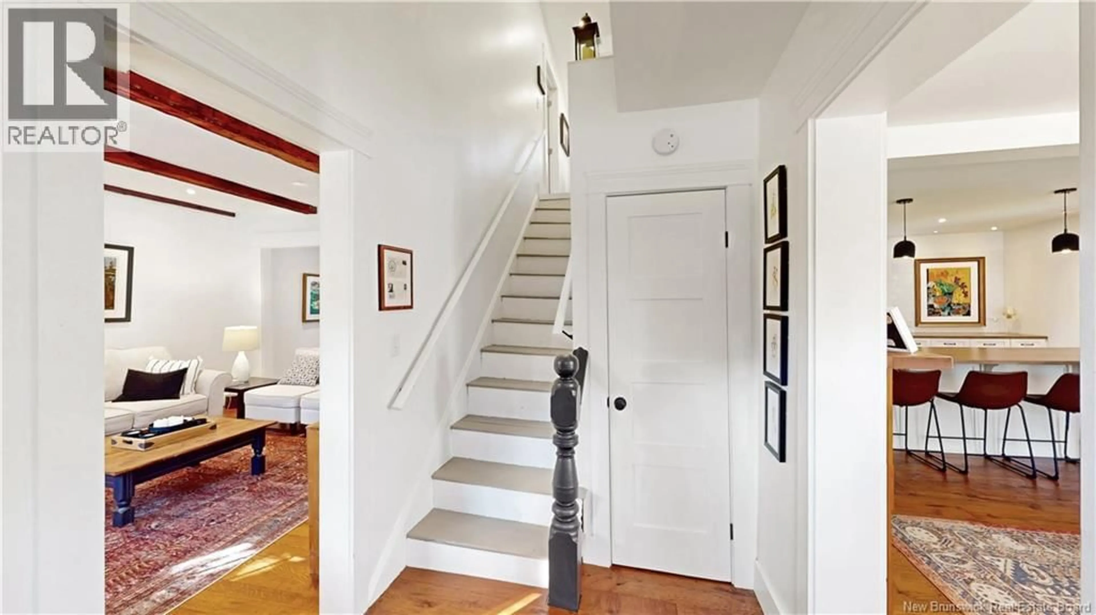 Indoor entryway for 120 QUEEN STREET, Saint Andrews New Brunswick E5B1C8