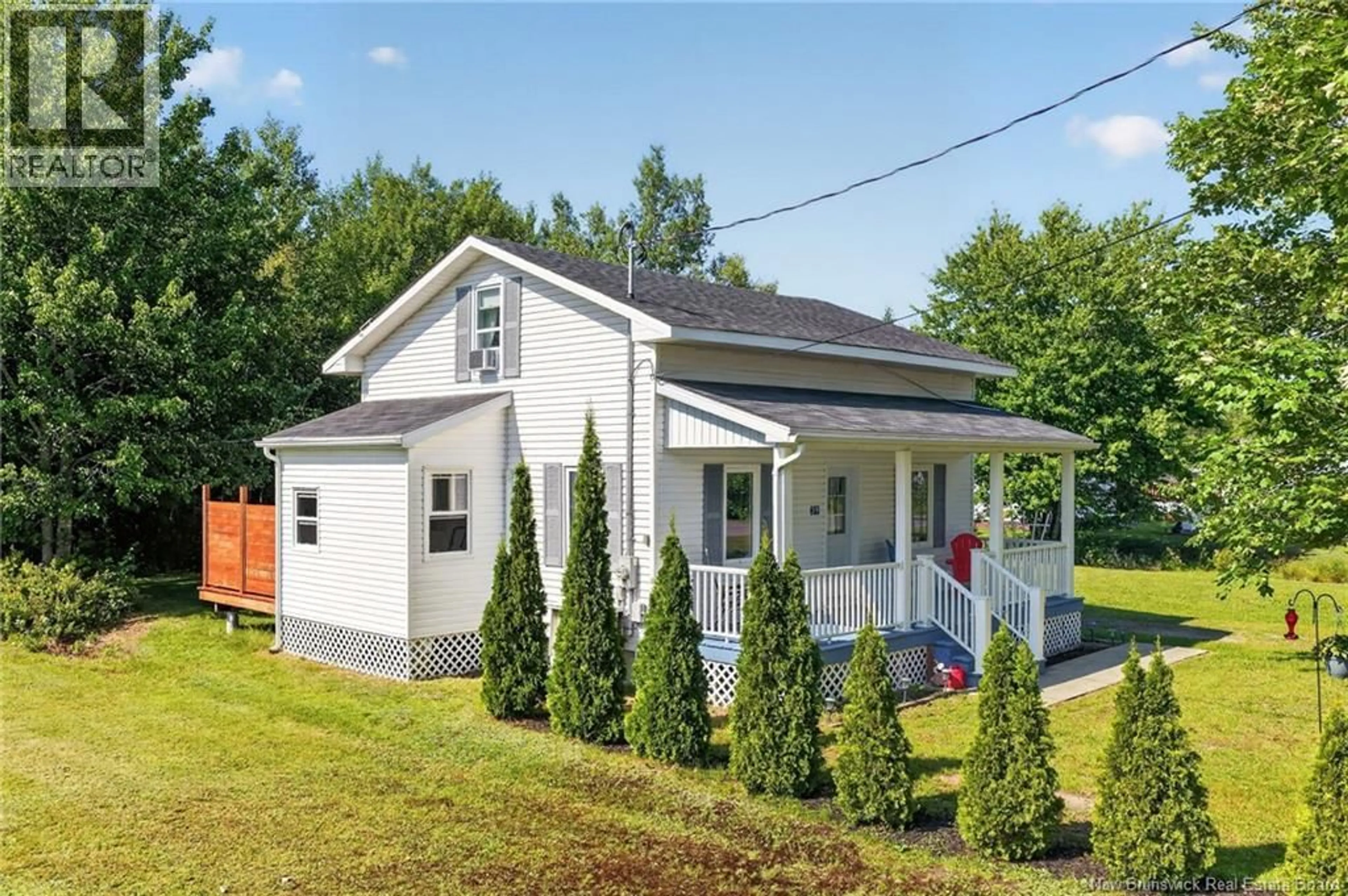 Home with vinyl exterior material, street for 39 SAINT-OLIVER ROAD, Saint-Louis-De-Kent New Brunswick E4X1H2