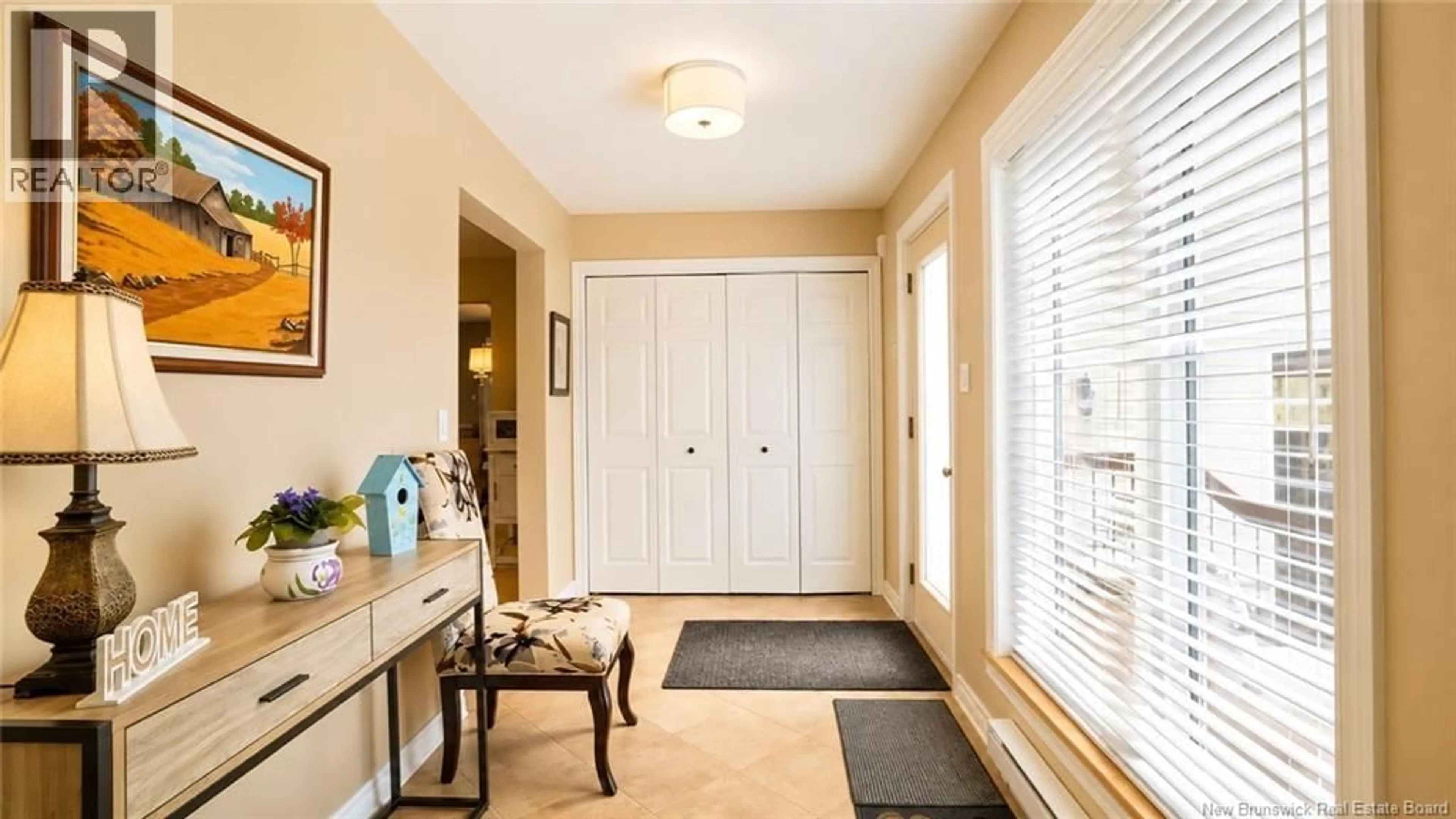 Indoor entryway for 81 RUE PRINCIPALE, Pointe-Verte New Brunswick E8J2W2