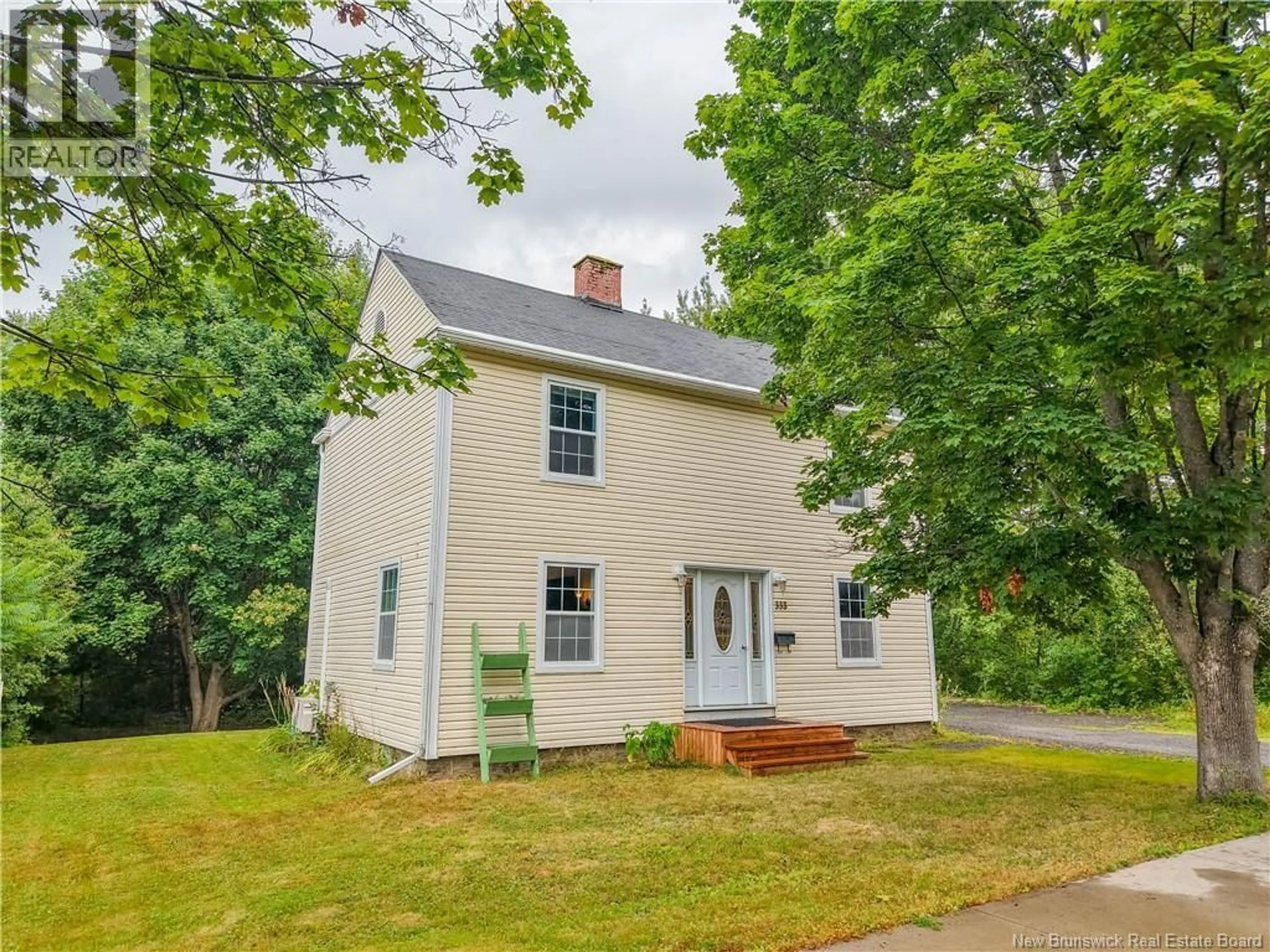 Home with vinyl exterior material, street for 333 SUNSET DRIVE, Fredericton New Brunswick E3A1B3