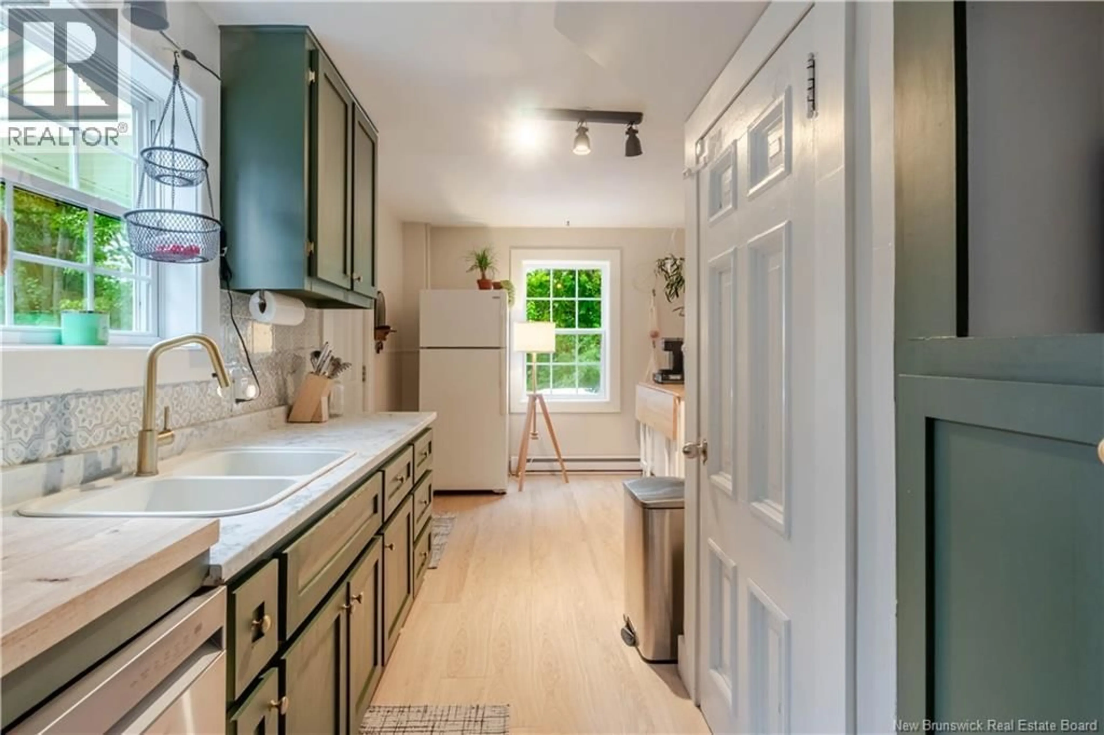 Open concept kitchen, ceramic/tile floor for 333 SUNSET DRIVE, Fredericton New Brunswick E3A1B3