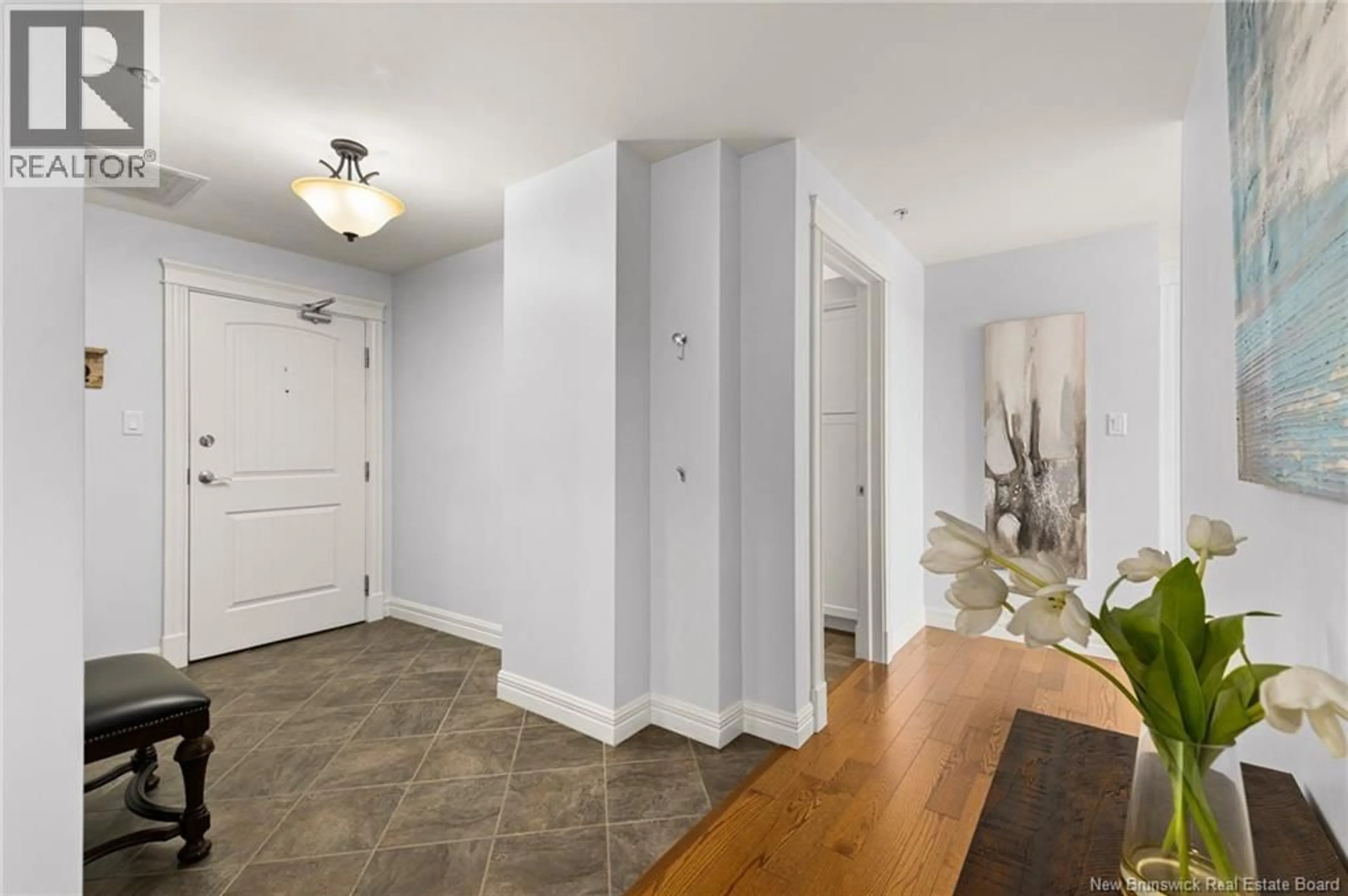 Indoor entryway for 210 - 185 ROYAL OAKS BOULEVARD, Moncton New Brunswick E1H2P7