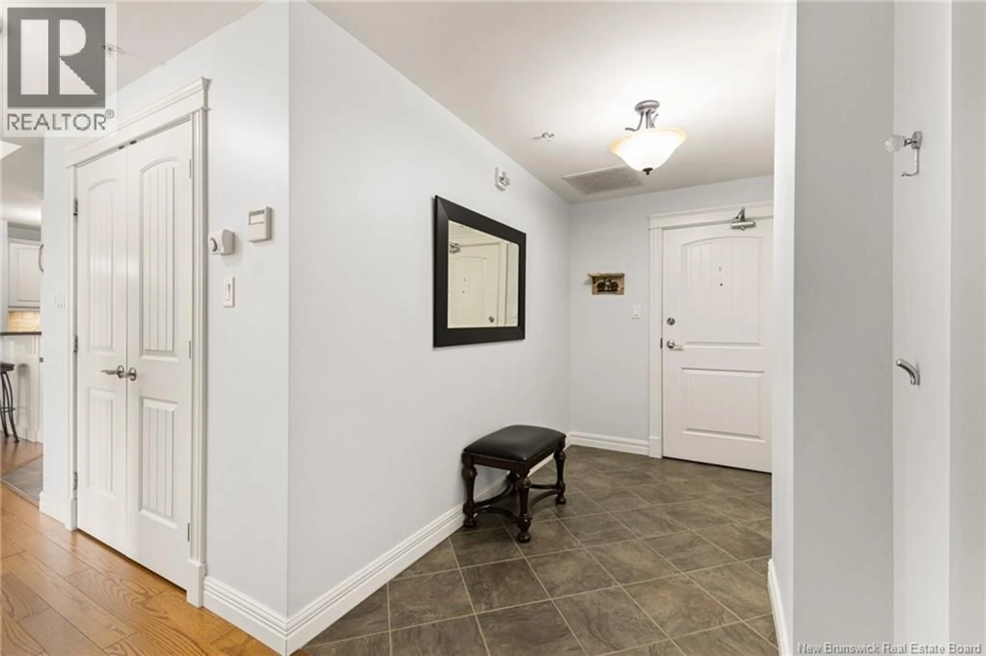 Indoor entryway for 210 - 185 ROYAL OAKS BOULEVARD, Moncton New Brunswick E1H2P7