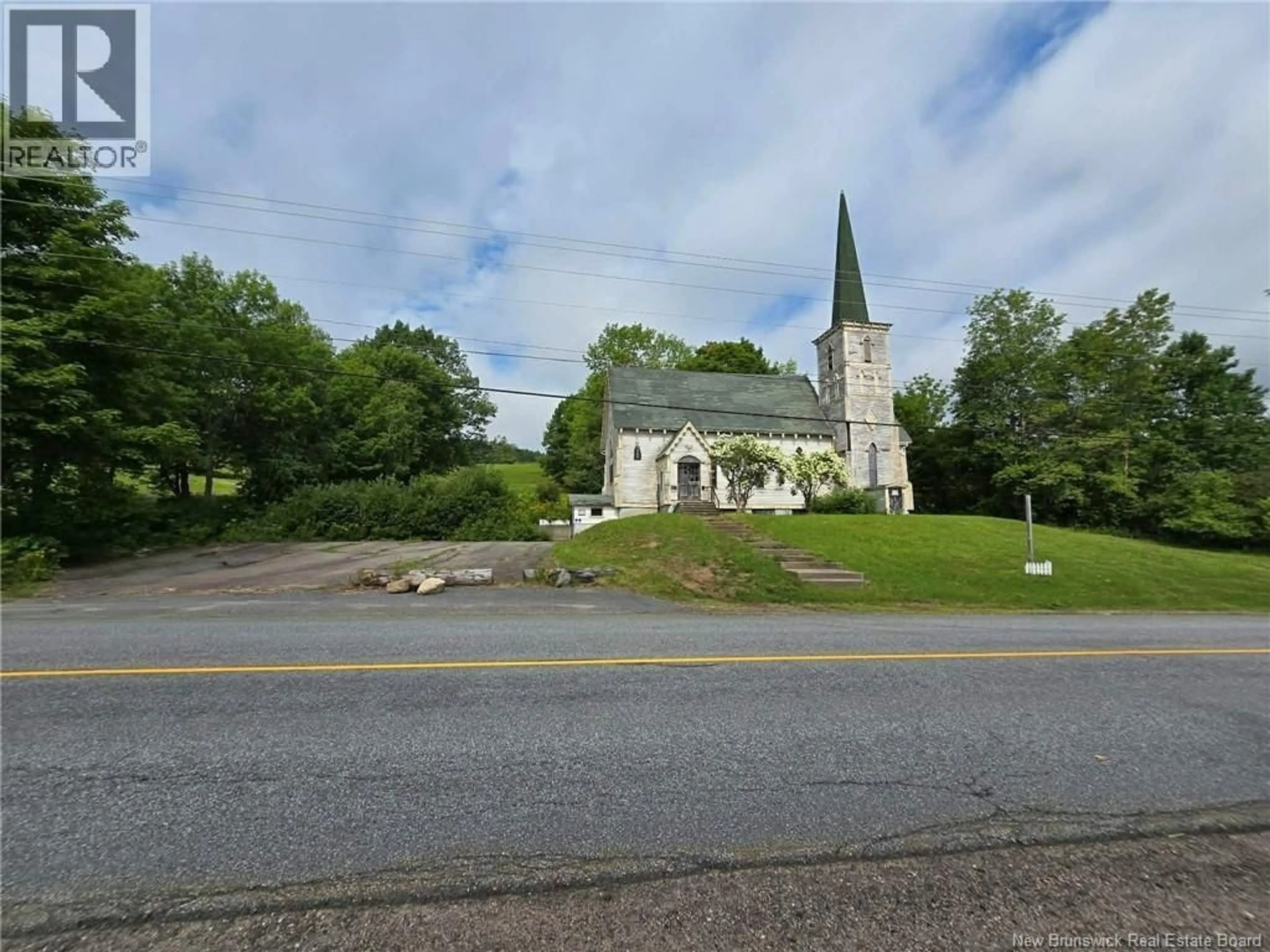 A pic from outside/outdoor area/front of a property/back of a property/a pic from drone, street for 9060 ROUTE 102, Public Landing New Brunswick E5K4L7